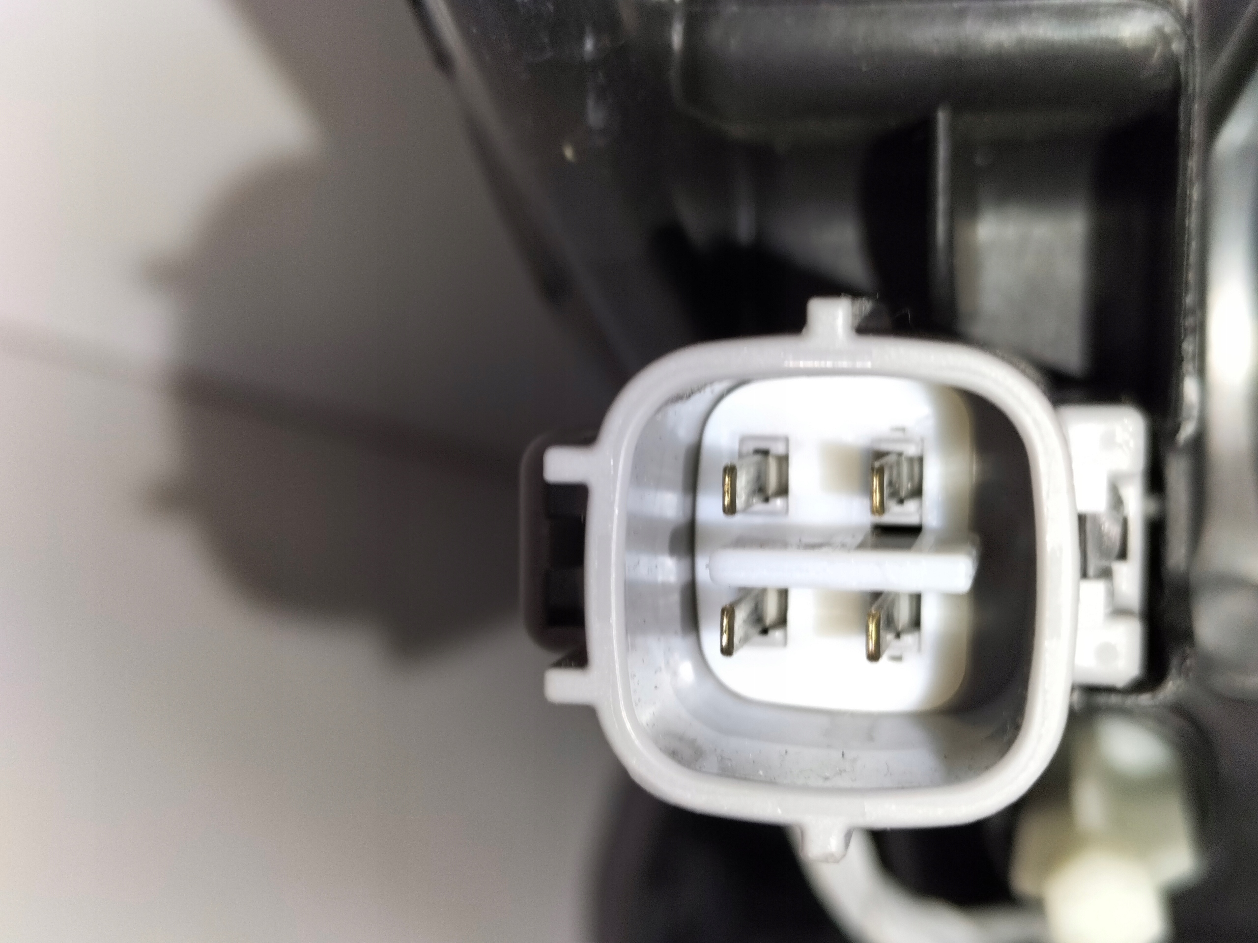 LAVE PREDNE SVETLO PEUGEOT 108 14-