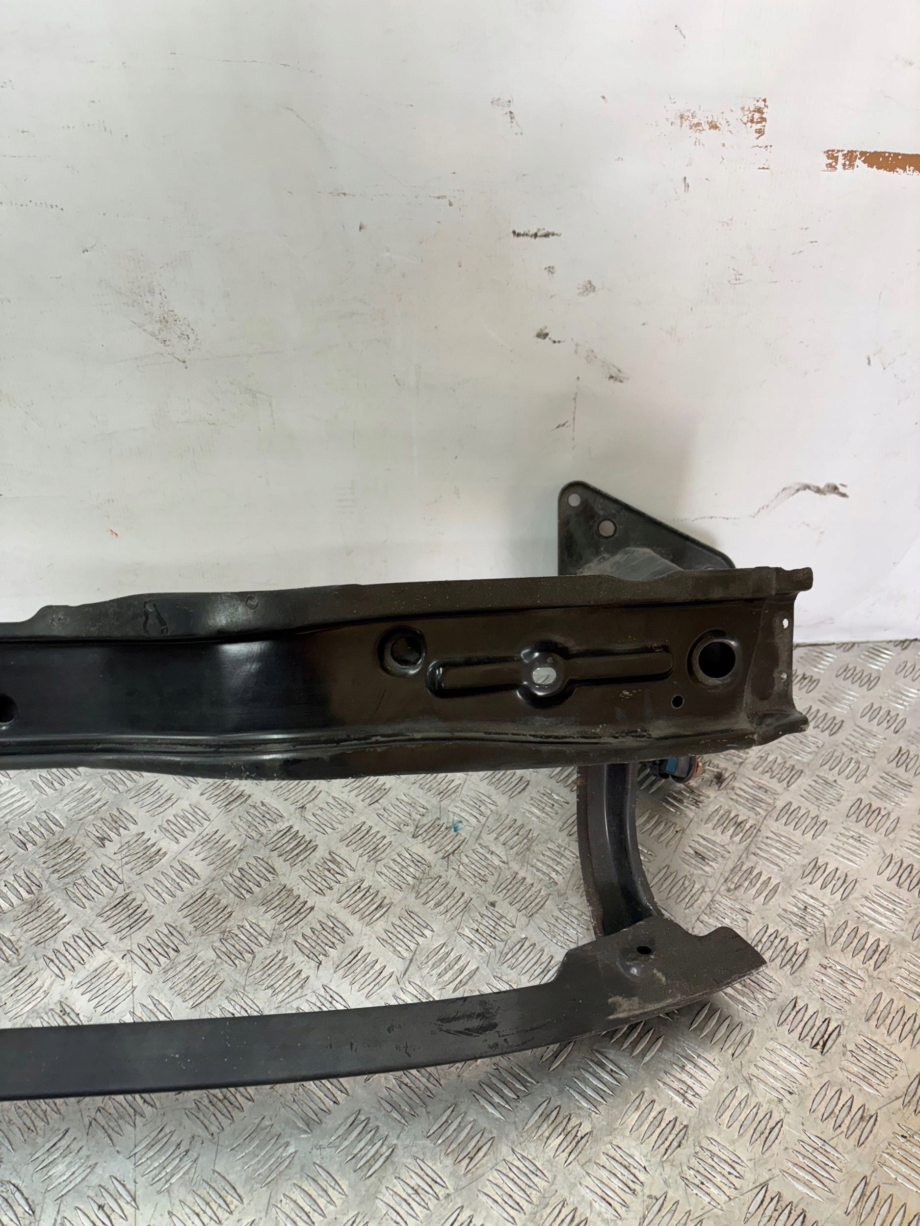 VYSTUHA PREDNEHO NARAZNIKA FIAT CROMA LIFT 08-