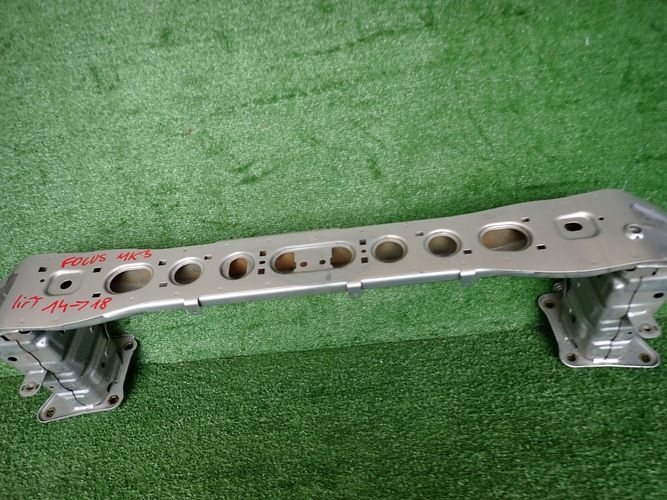 FORD FOCUS MK3 III LIFT 14- VYSTUHA PREDNEHO NARAZNIKA AM51