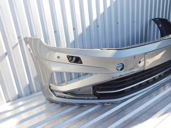 VW GOLF SPORTSVAN LIFT 17- PREDNÝ NÁRAZNÍK