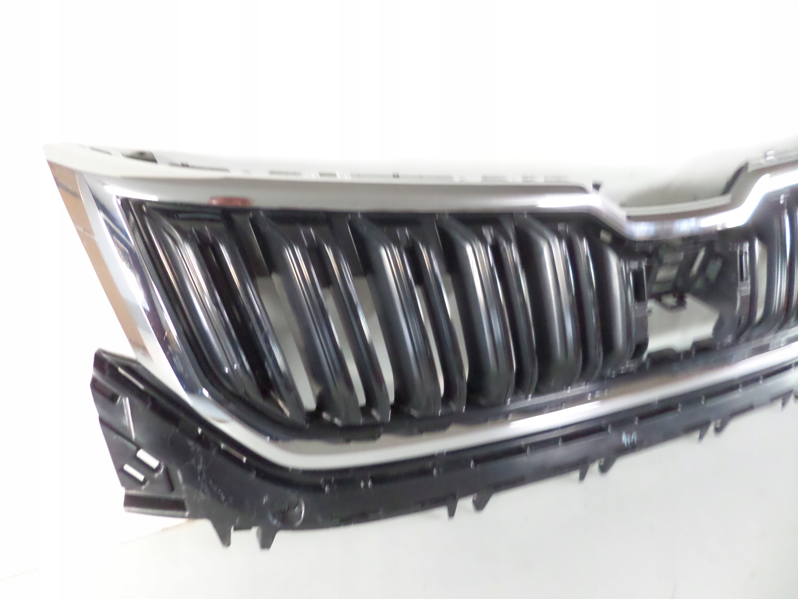 MRIEZKA LISTA SKODA KODIAQ 16-