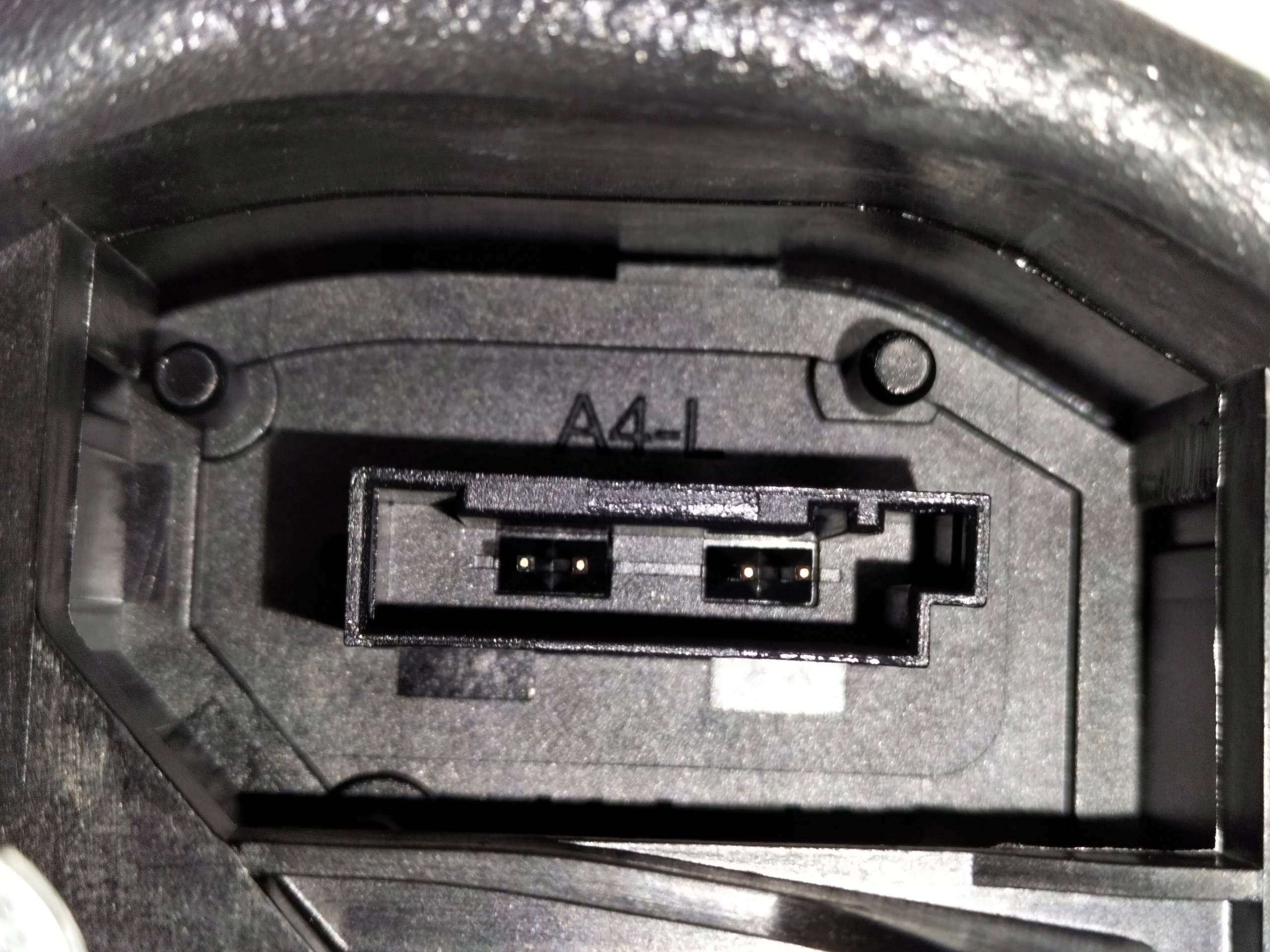 ZÁMOK ĽAVÝCH ZADNÝCH DVERÍ BMW 1 F20 11- BMW 3 E90 04- F30 F31 11-