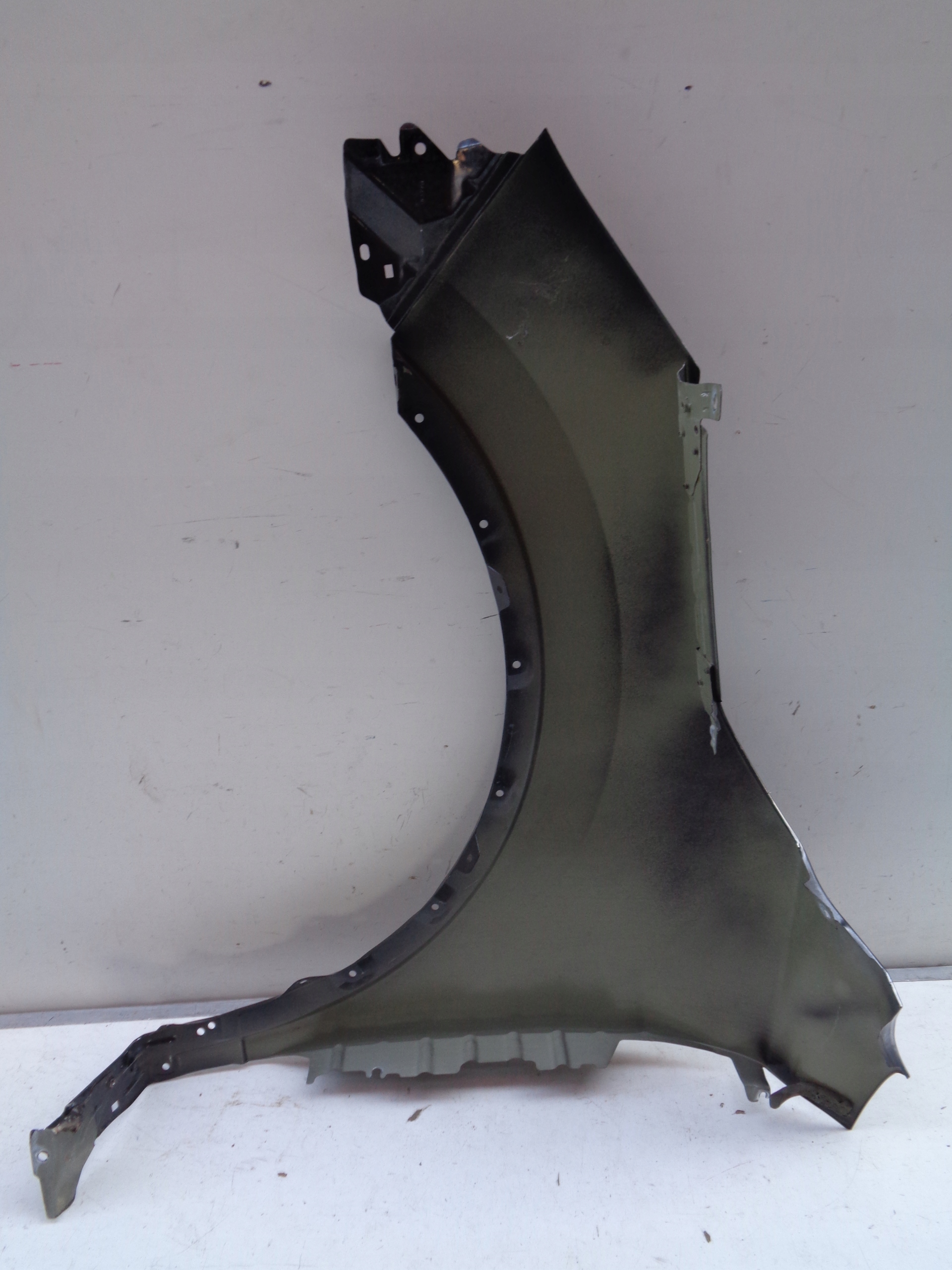 PRAVÝ PREDNÝ BLATNÍK NISSAN QASHQAI 13- NR 35230