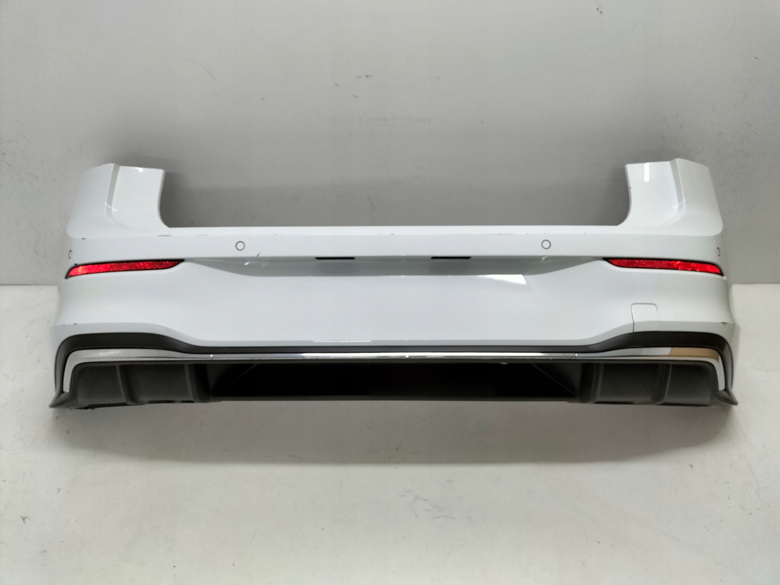 ZADNÝ NÁRAZNÍK VW GOLF 8 VIII LIFT 24- HB GTE