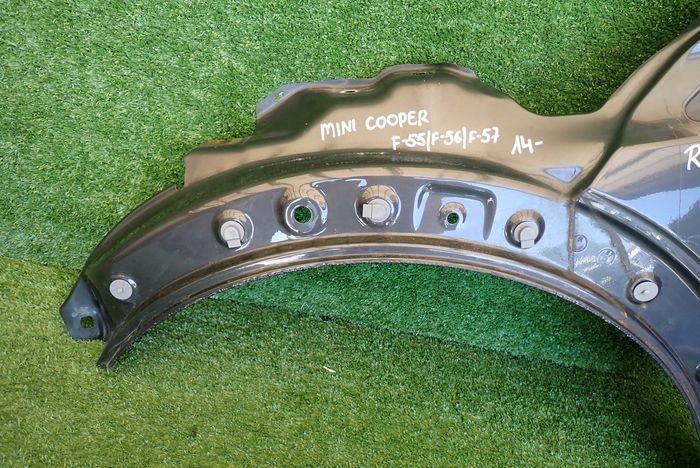 MINI R55 R56 R57 06- ĽAVÝ PREDNÝ BLATNÍK