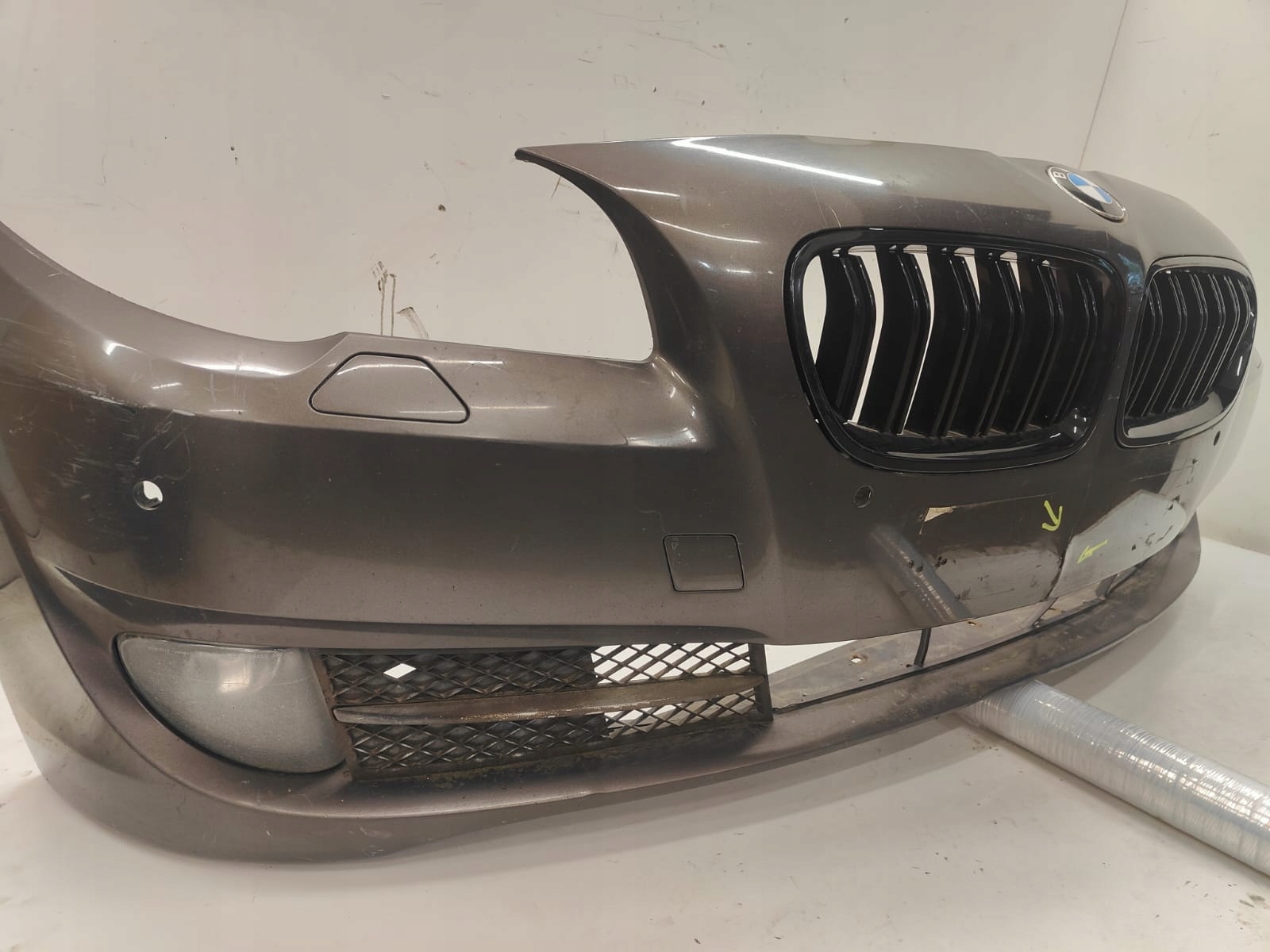 BMW f10 PREDNÝ NÁRAZNÍK