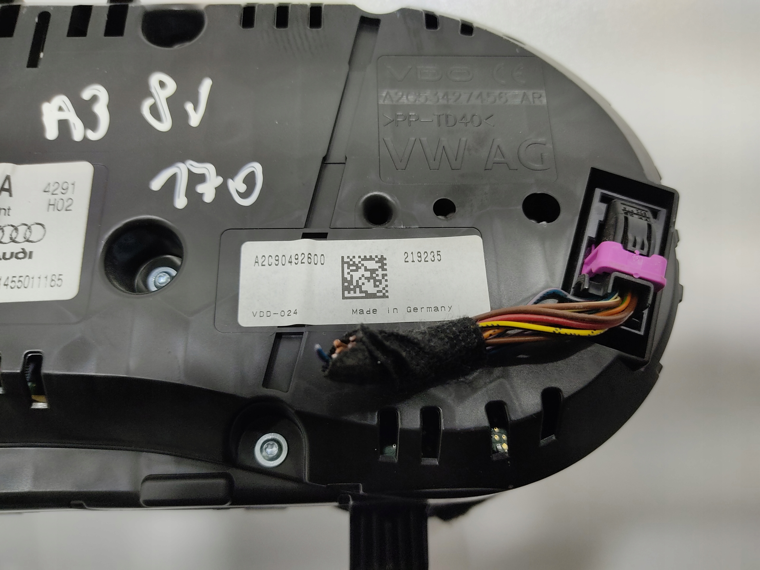 TACHOMETER BUDIKY AUDI A3 8V 2.0 TDI 8V0920871A 2012-2016 EUROPA