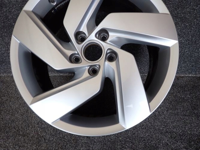 VW GOLF VIII 7,5Jx17 ET51 5×112 HLINIKOVY DISK ELEKTRON