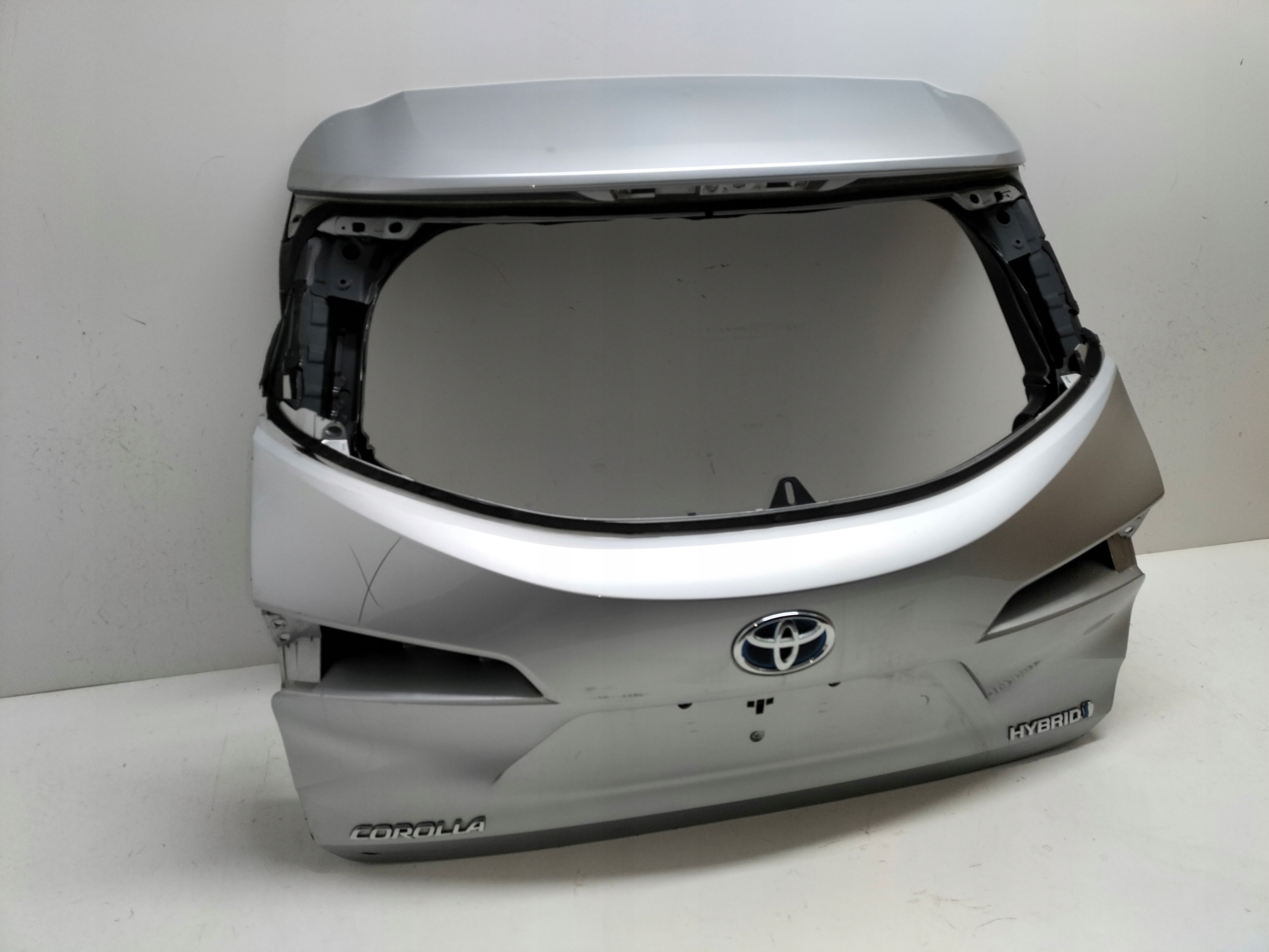 ZADNÁ KAPOTA TOYOTA COROLLA E21 18- KOMBI