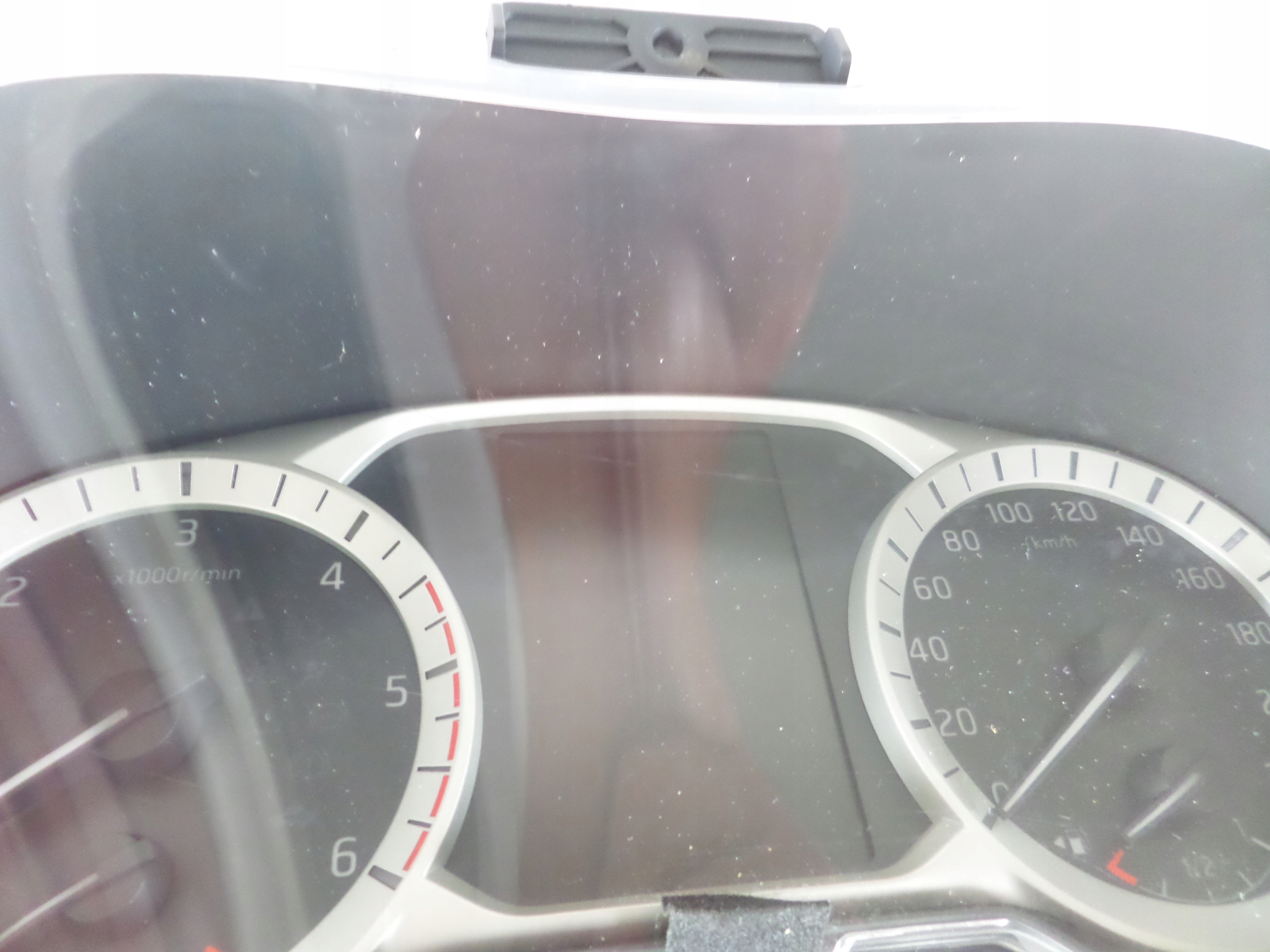 BUDÍKY TACHOMETER NISSAN NAVARA D23 NP300 14-