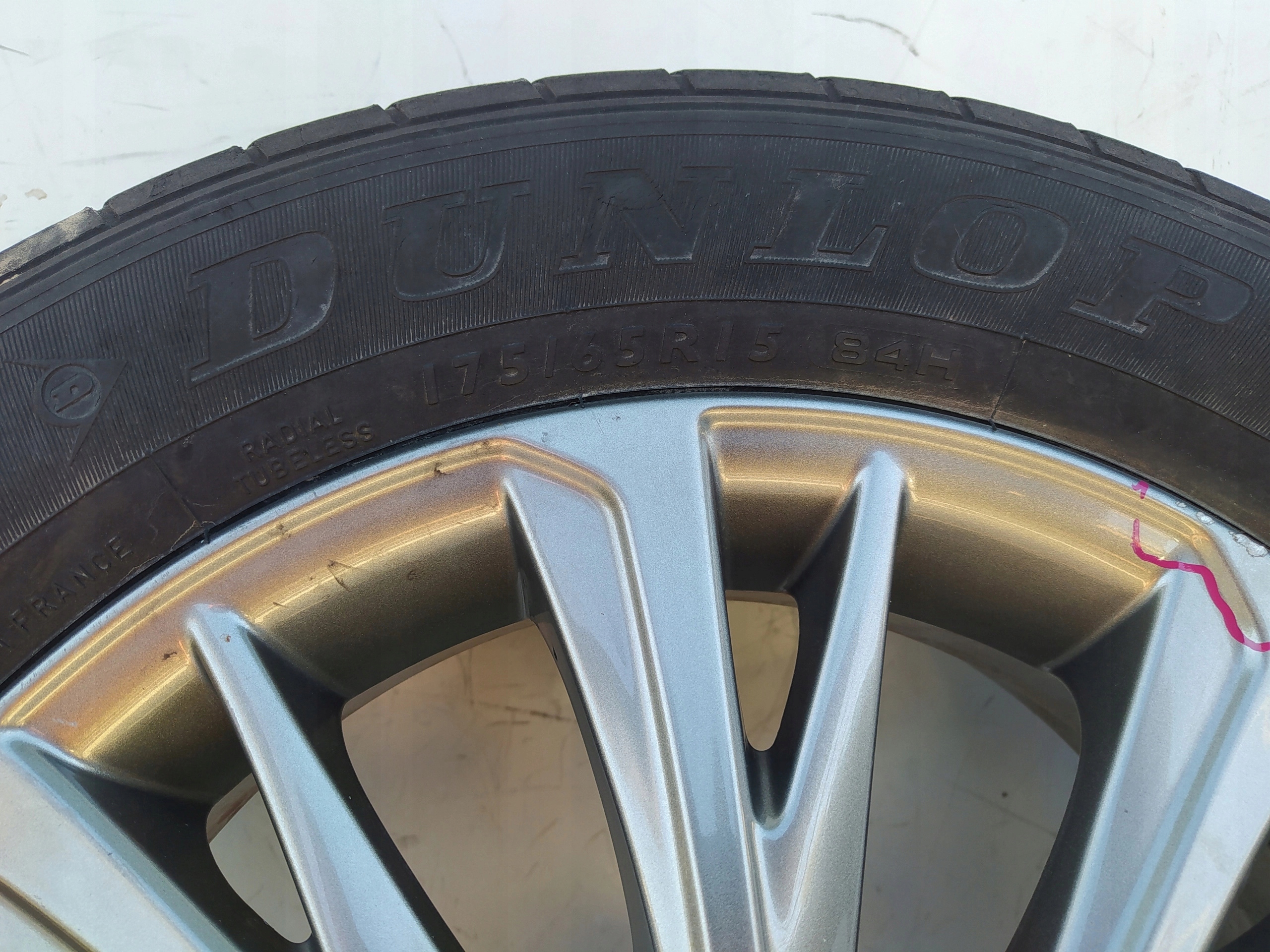 TOYOTA YARIS III 3 15“ KOLESA 4261l-0DG70