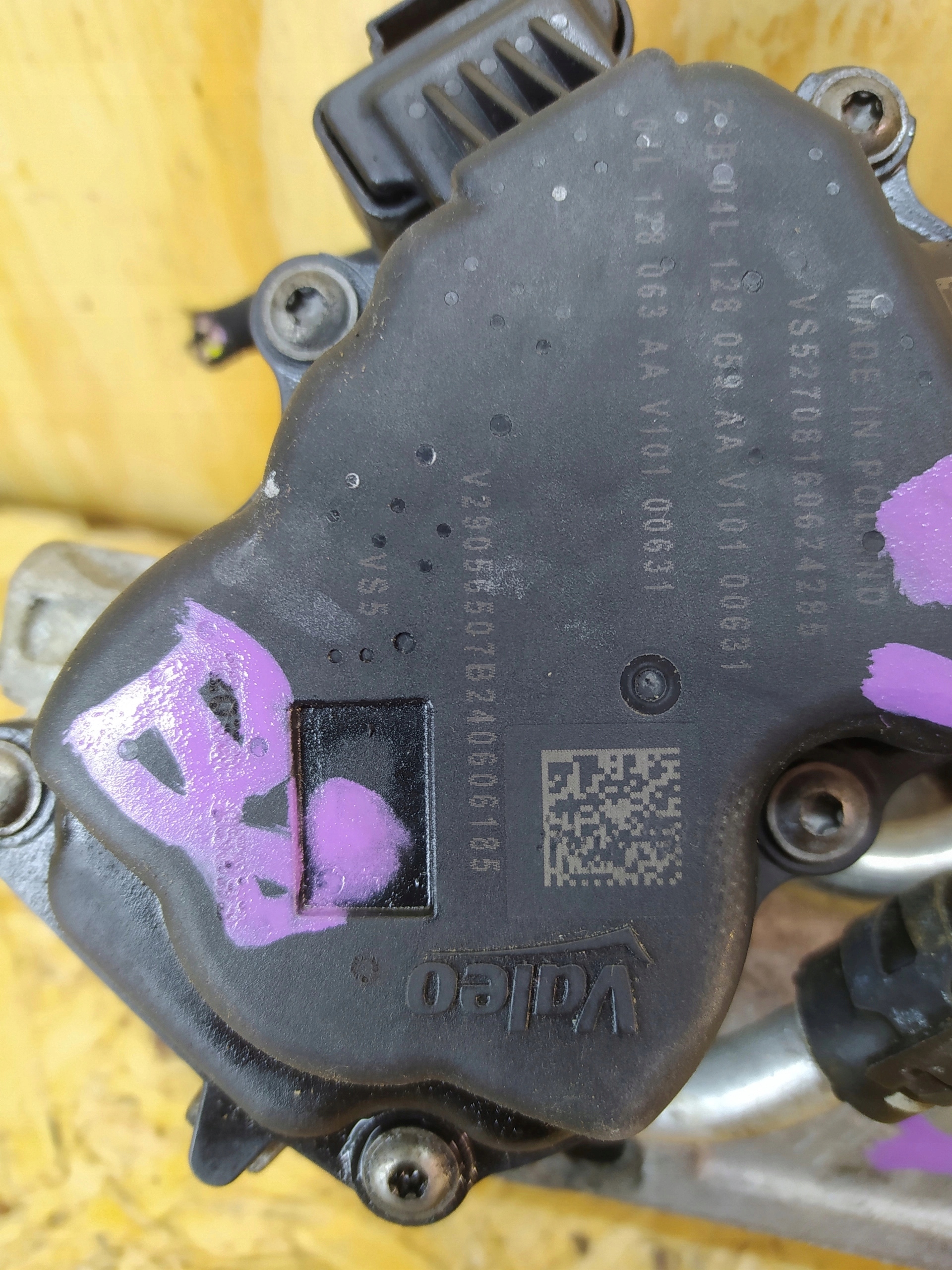 AUDI A4 B8 2.0 TDI SKRTIACA KLAPKA 04L128059AA