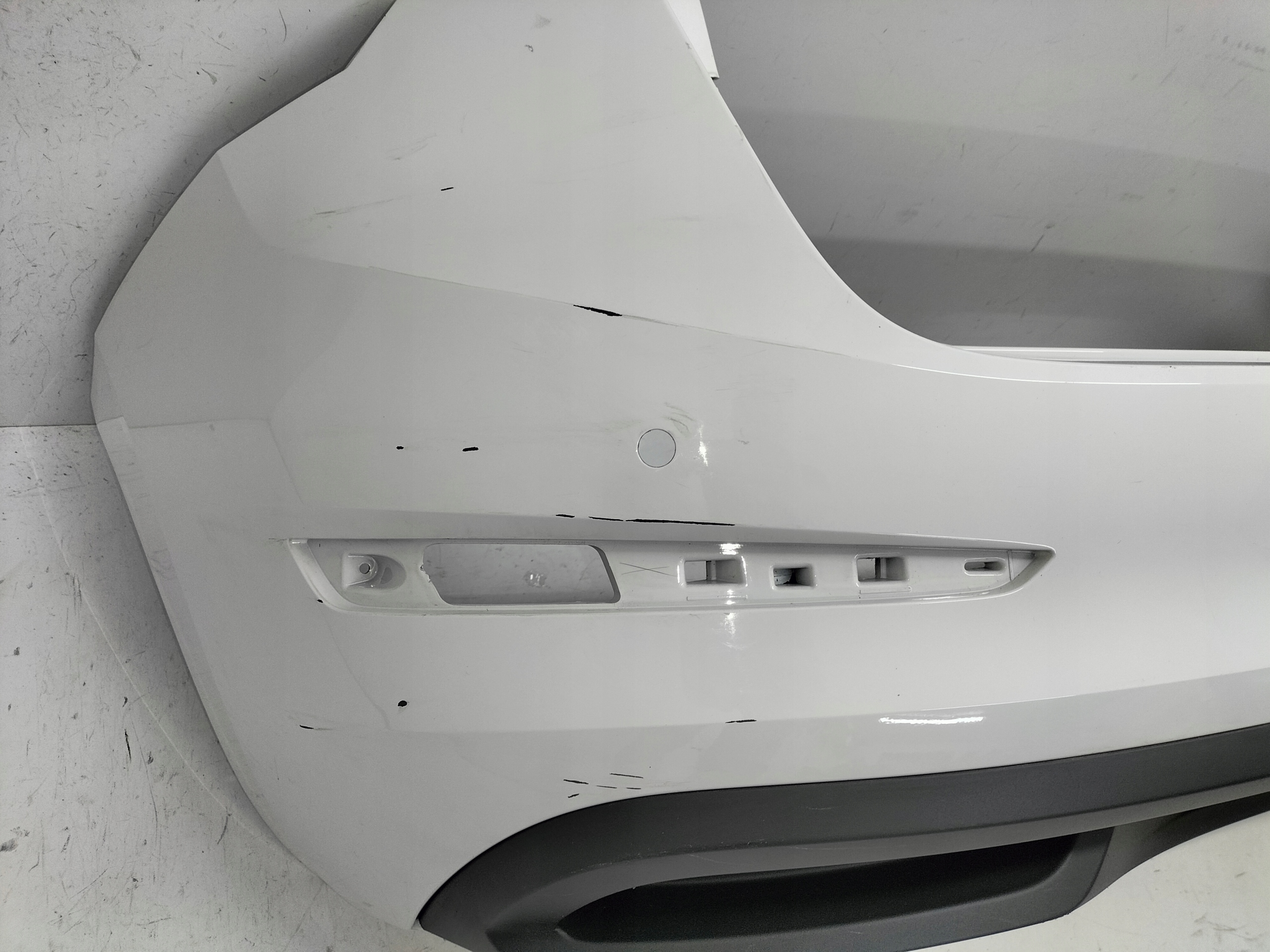 ZADNÝ NÁRAZNÍK SKODA SCALA 19-