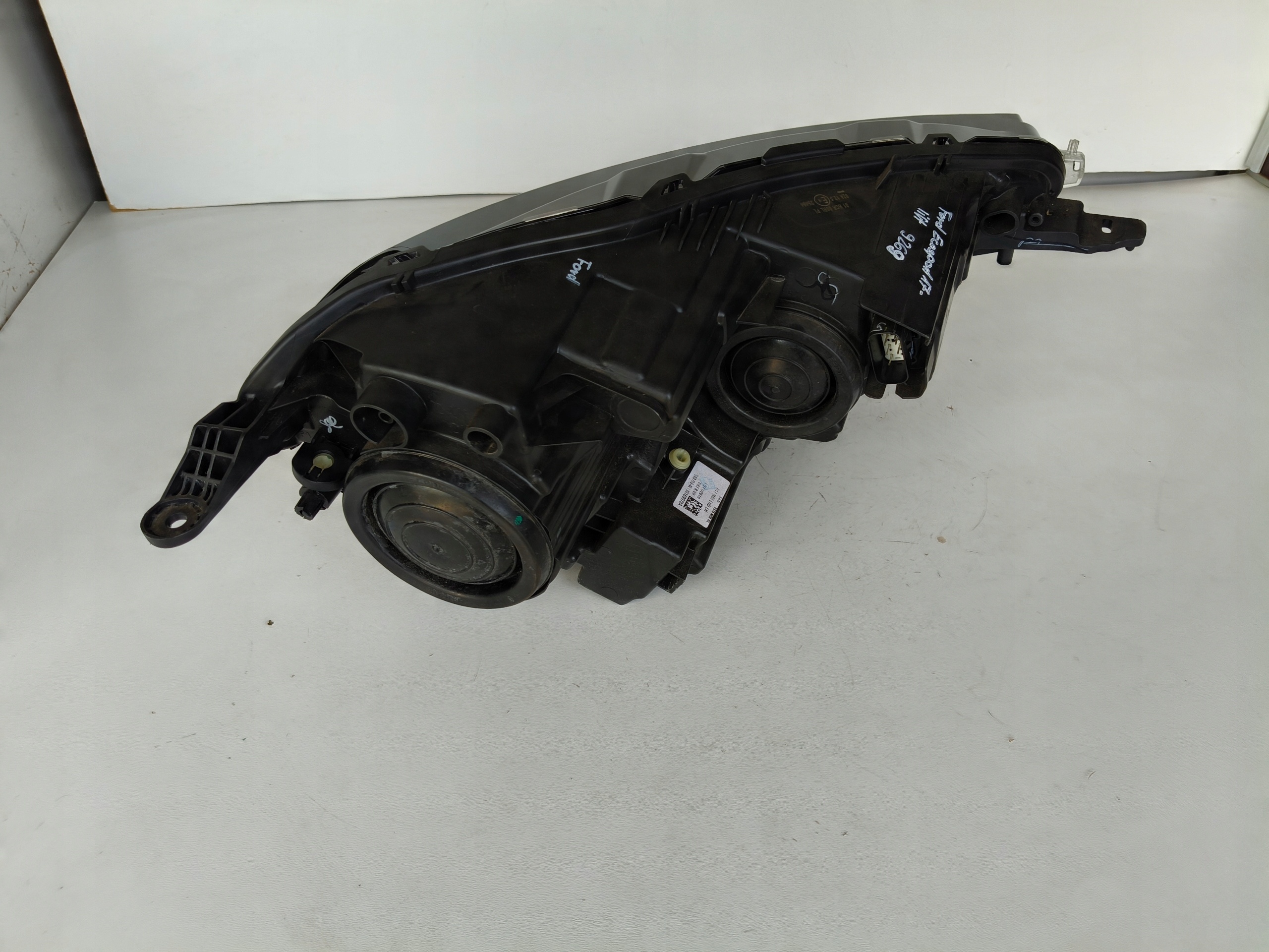 LAVE PREDNE SVETLO FORD ECOSPORT 17- LIFT