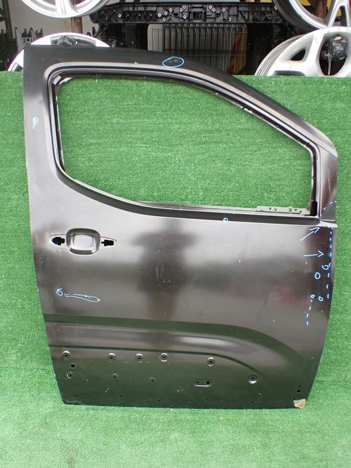 PEUGEOT RIFTER 18- PRAVE PREDNE DVERE