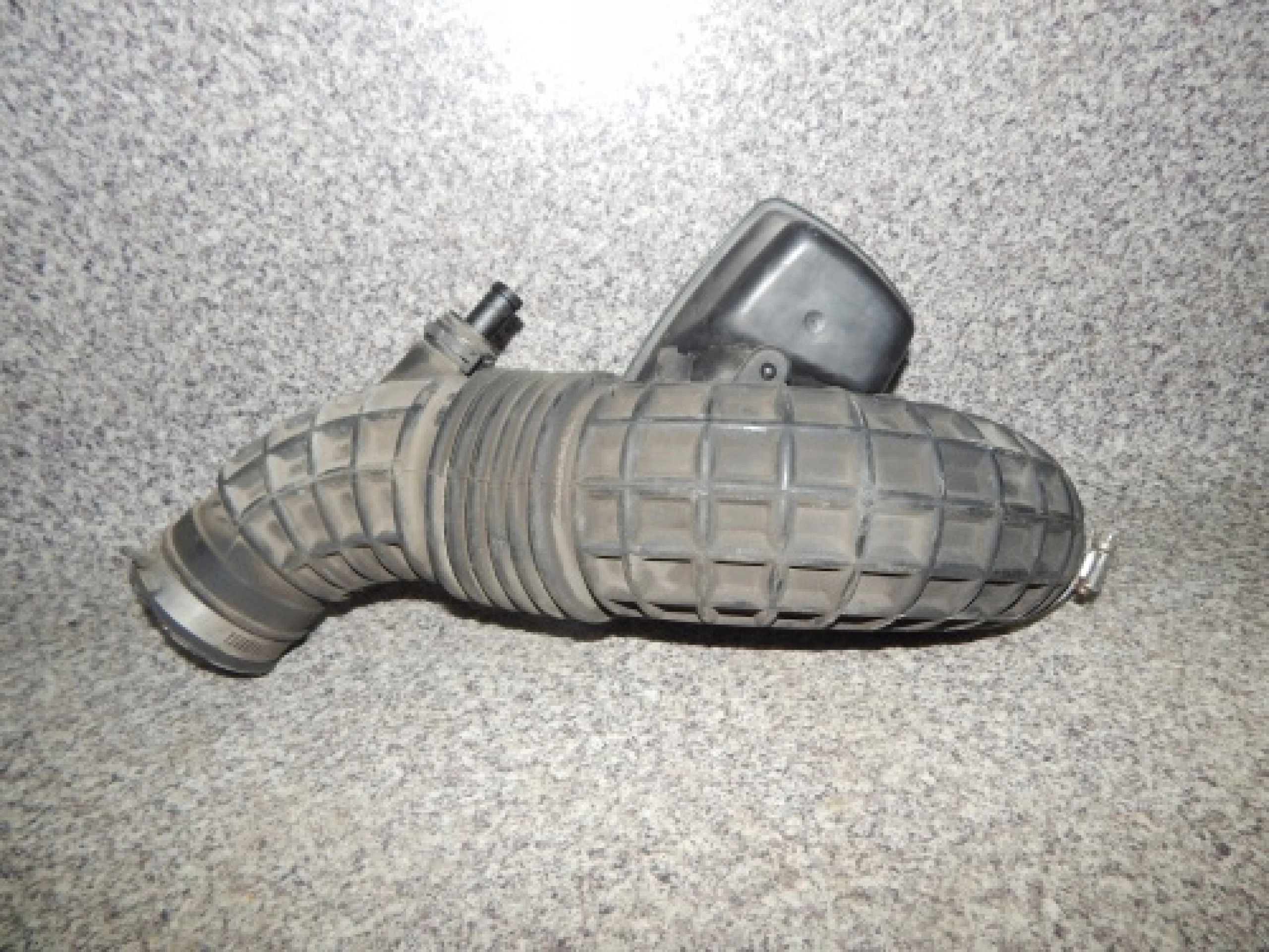 HADICA TURBA navara D40 pathfinder 2.5 dci