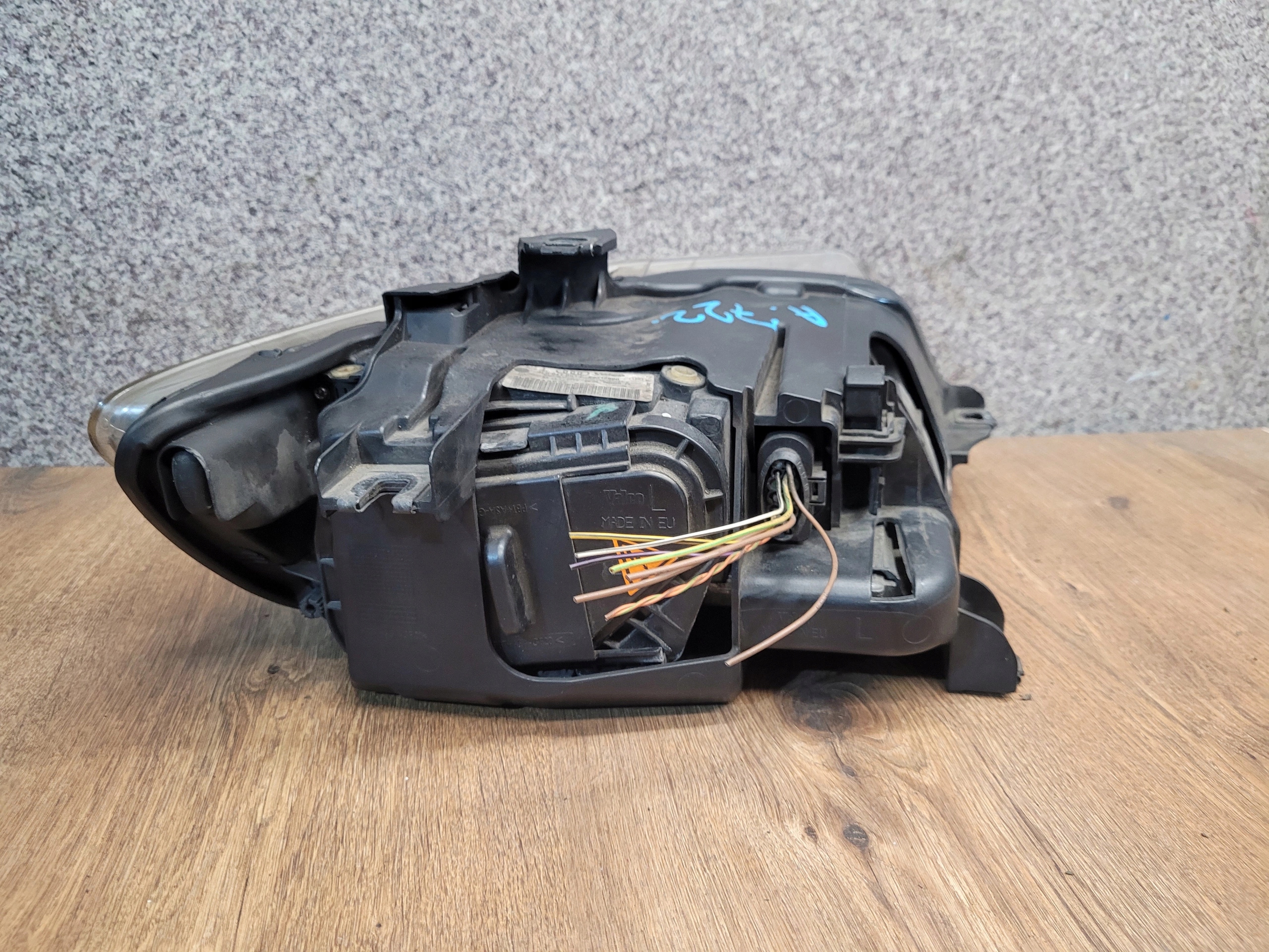 AUDI Q7 4L XENON ĽAVÉ PREDNÉ SVETLO GB VERZIA 4L0941003E