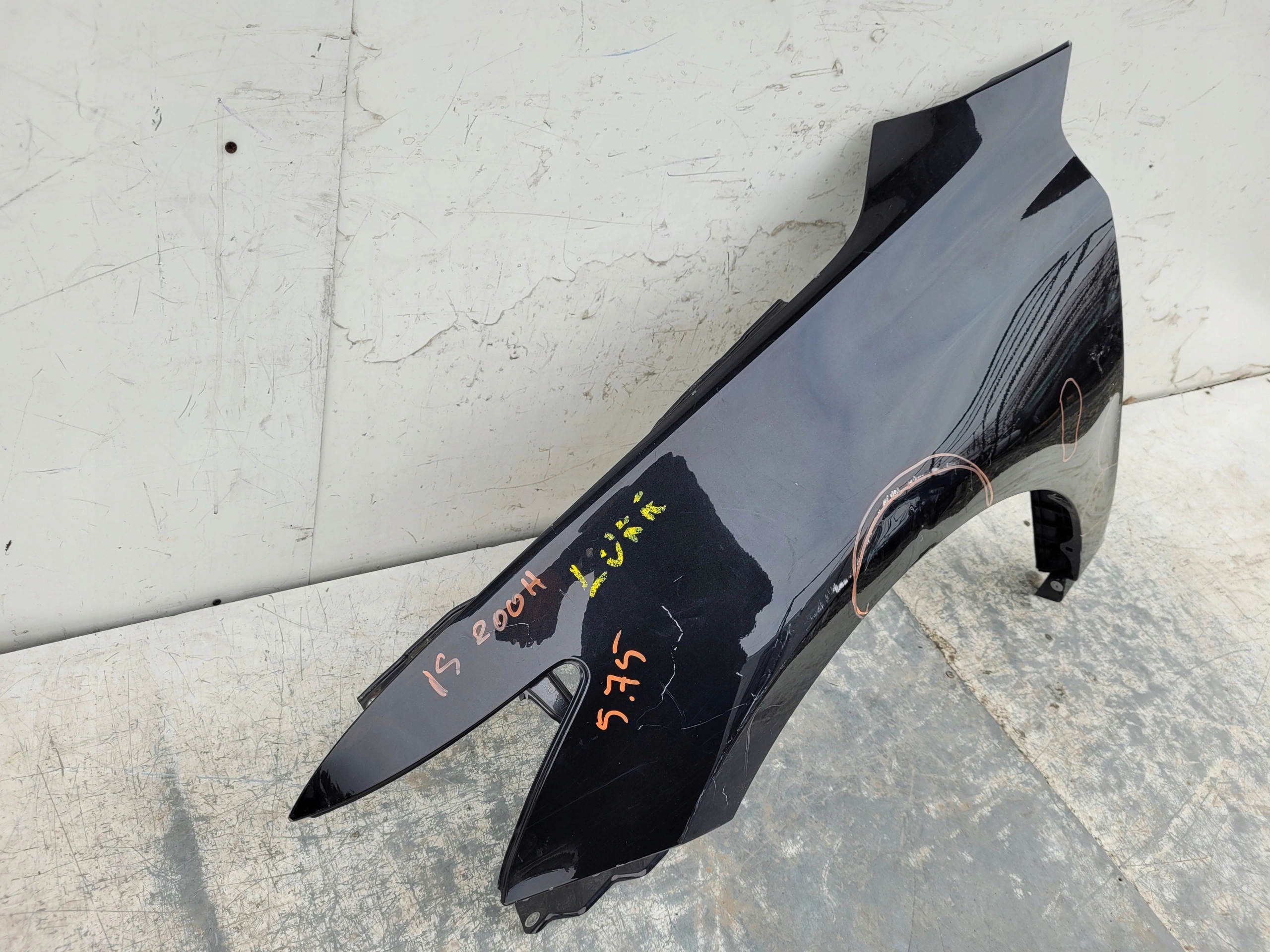 LEXUS CT 200H BLATNIK 010-022 ĽAVÝ PREDNÝ