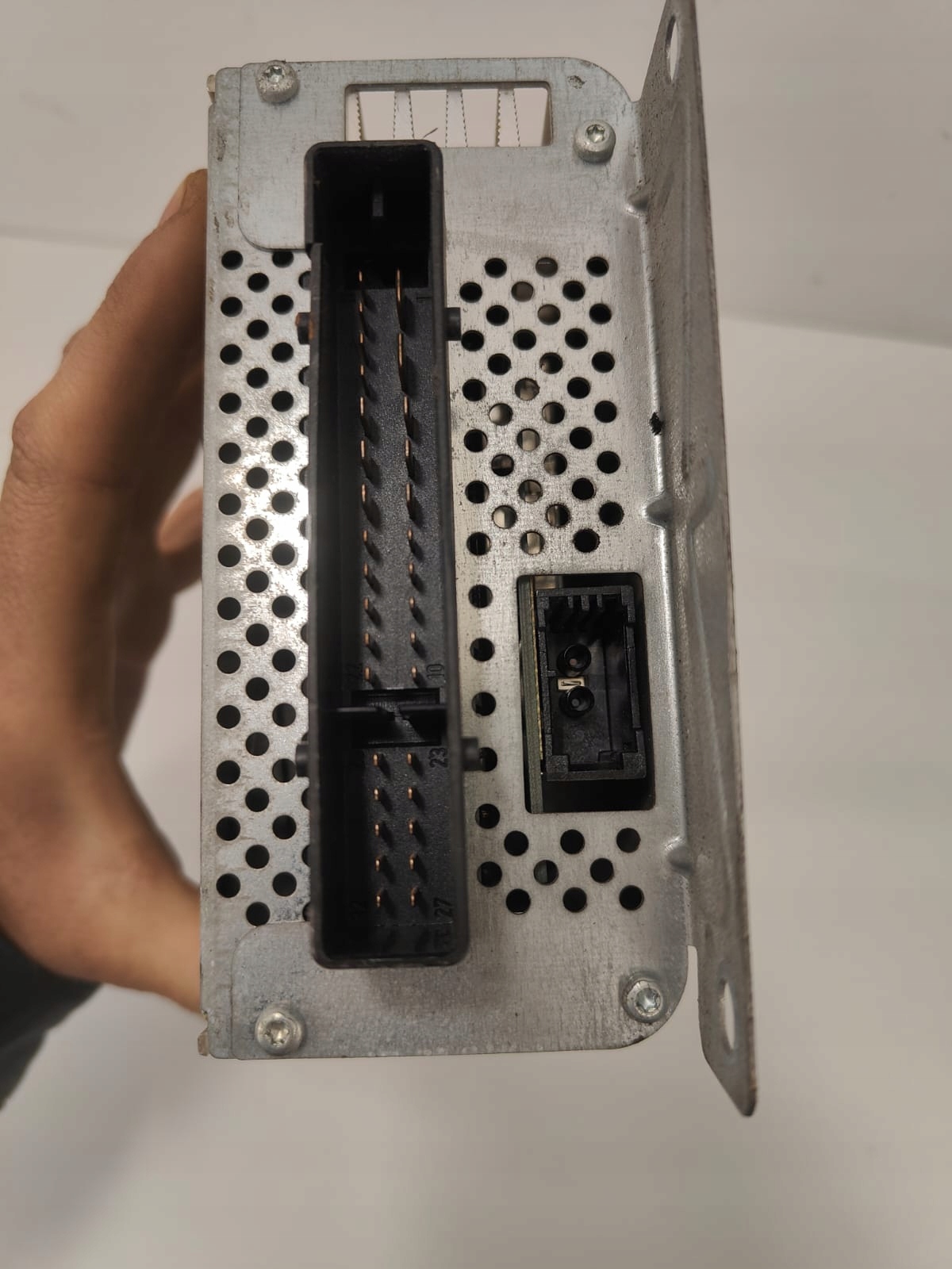Audi a6 c6 4F0910223C ZOSILNOVAC AUDIO RADIA