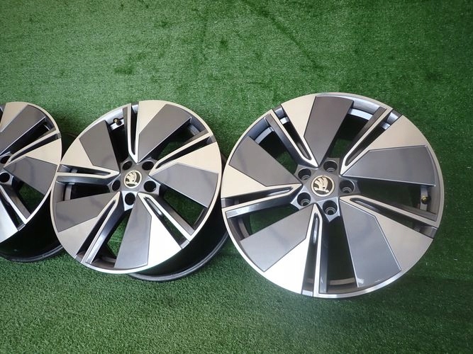 SKODA ENYAQ 8Jx19 ET45 5×112 KOLESA HLINIKOVE  5LA601025A