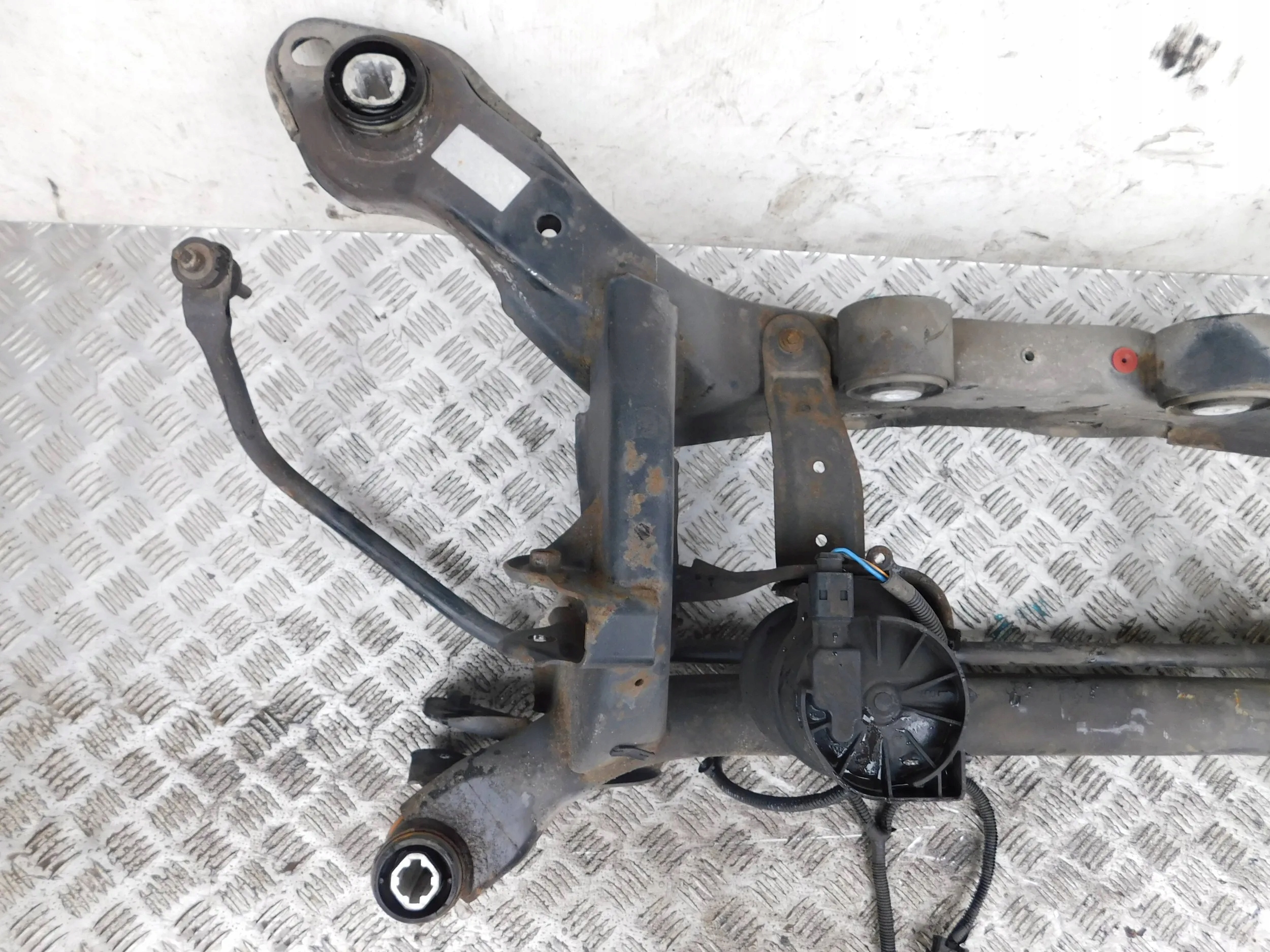 ZADNÁ NÁPRAVA VOLVO XC70 II 07-