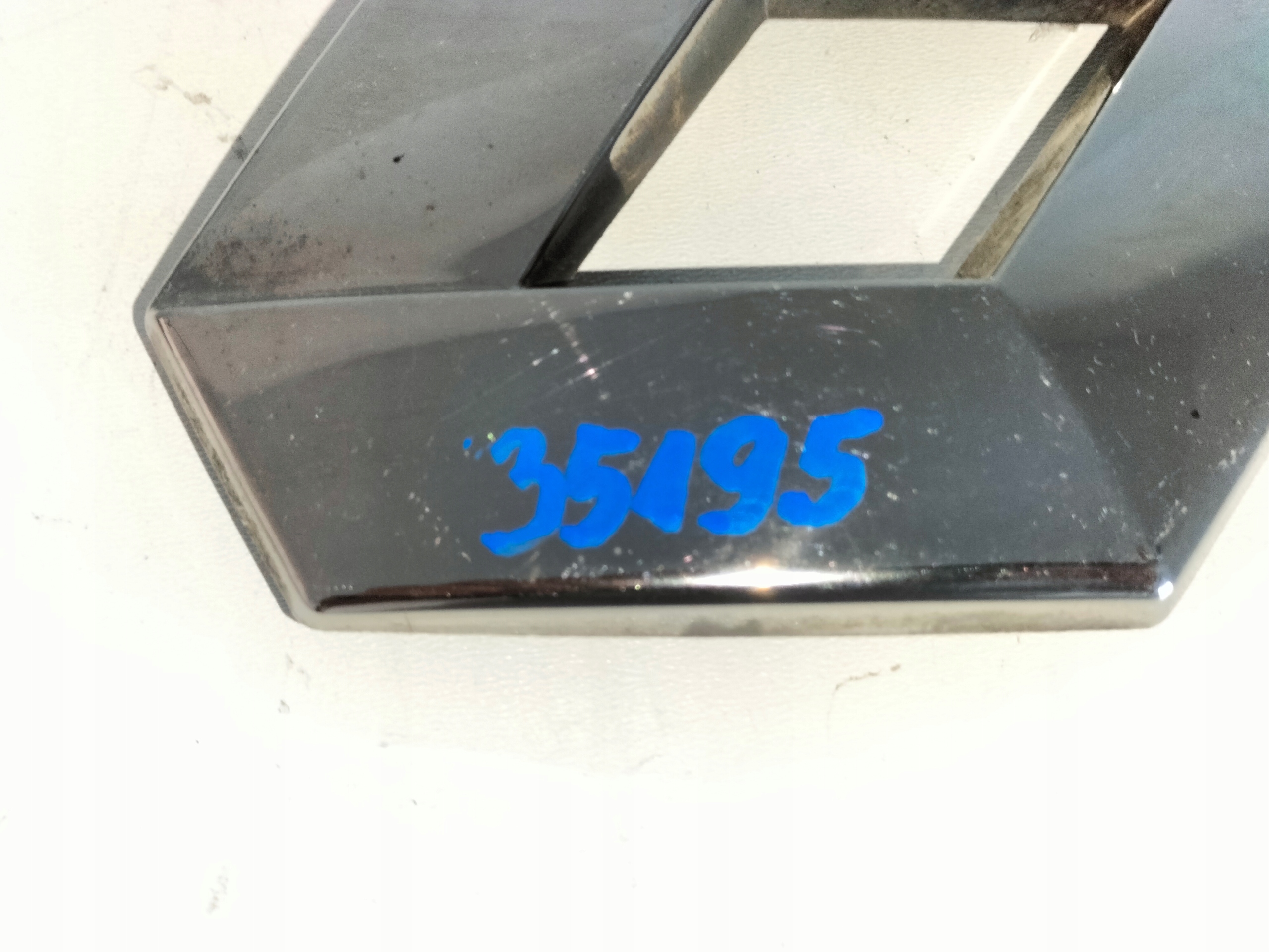 ZNAK EMBLEM ZNAK ZADNEJ KAPOTY RENAULT MEGANE IV 16- KOMBI SCENIC IV