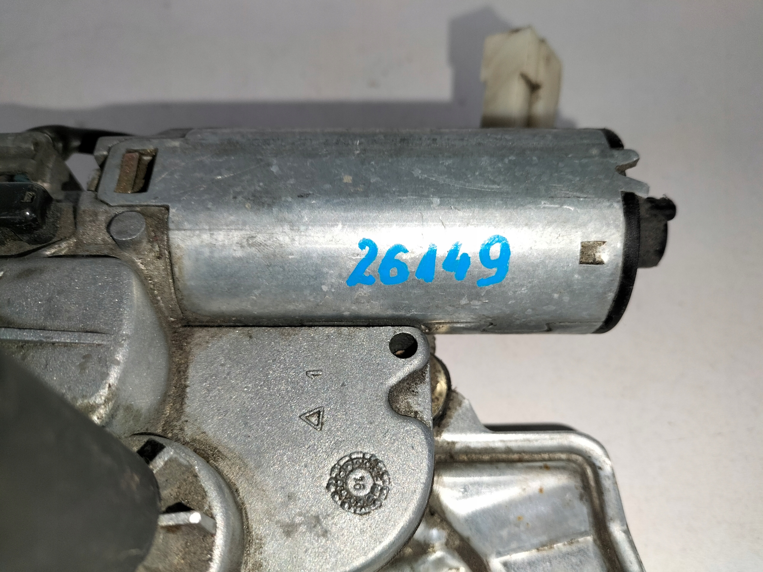 ZADNÝ MOTORČEK STIERAČOV MERCEDES V-KLASA 96-03