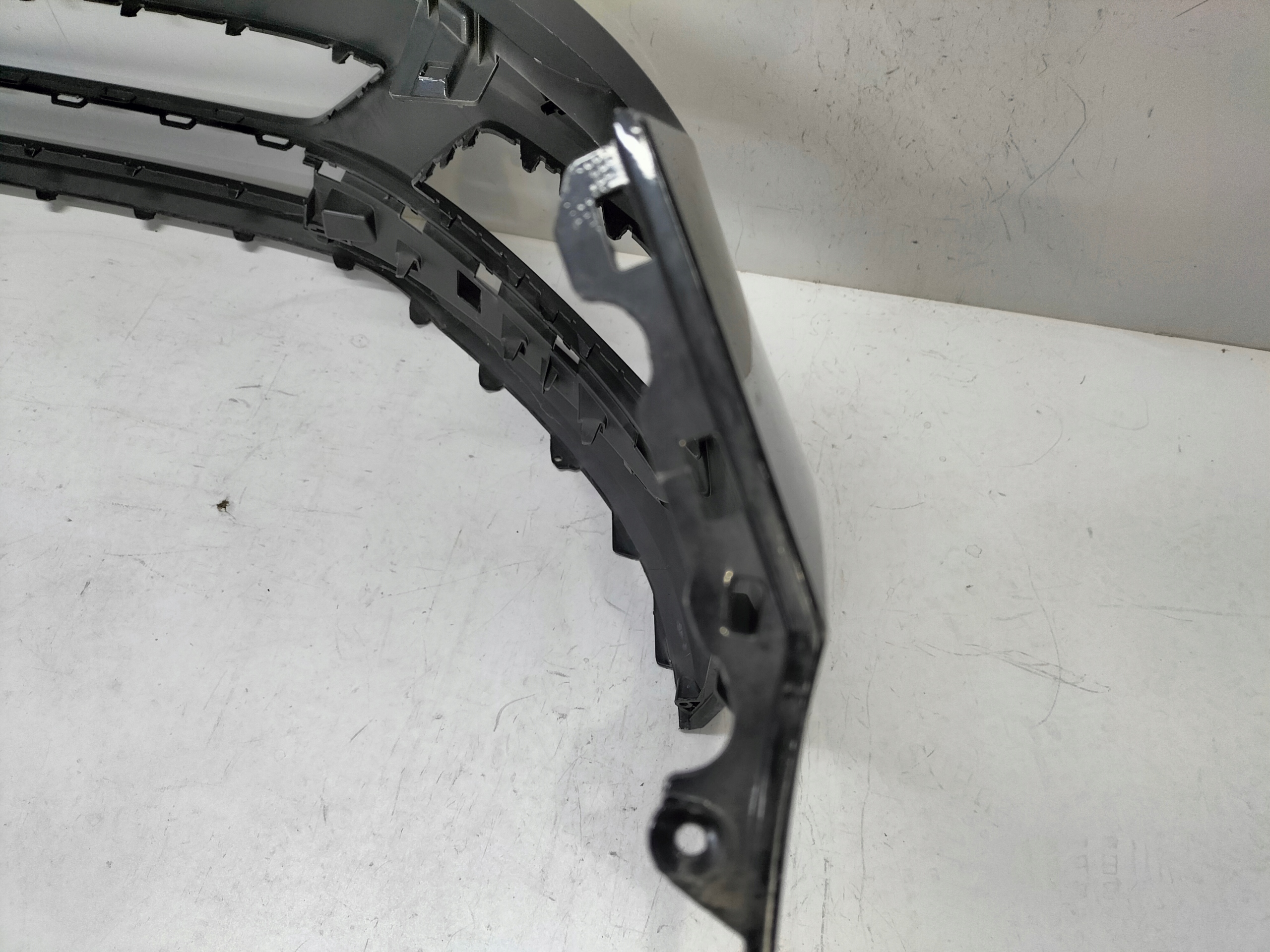 PREDNÝ NÁRAZNÍK VW POLO VI 2G0 17-