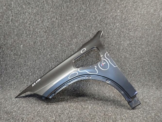 BMW X2 F39 HYBRID ĽAVÝ PREDNÝ BLATNÍK