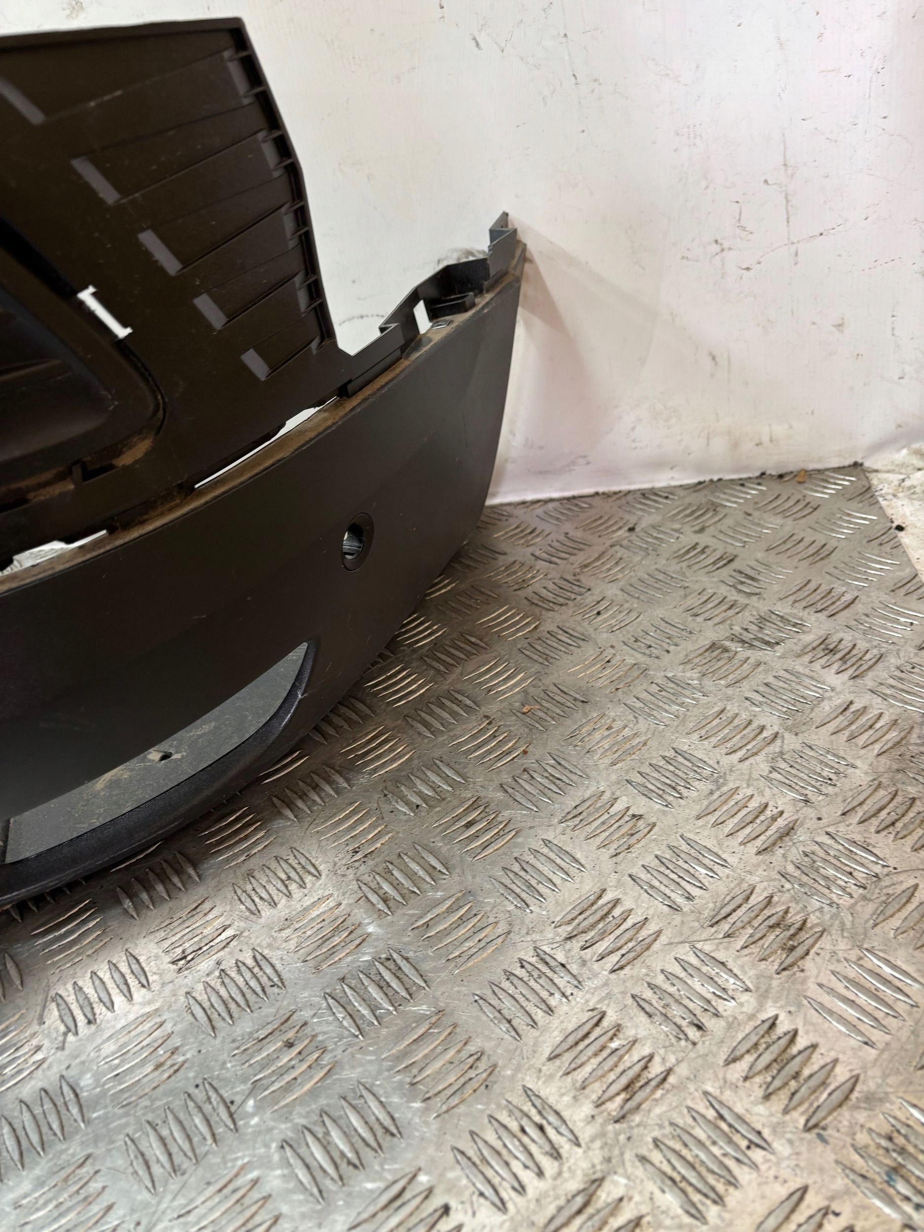 ZADNÝ NÁRAZNÍK RENAULT ARKANA 20-