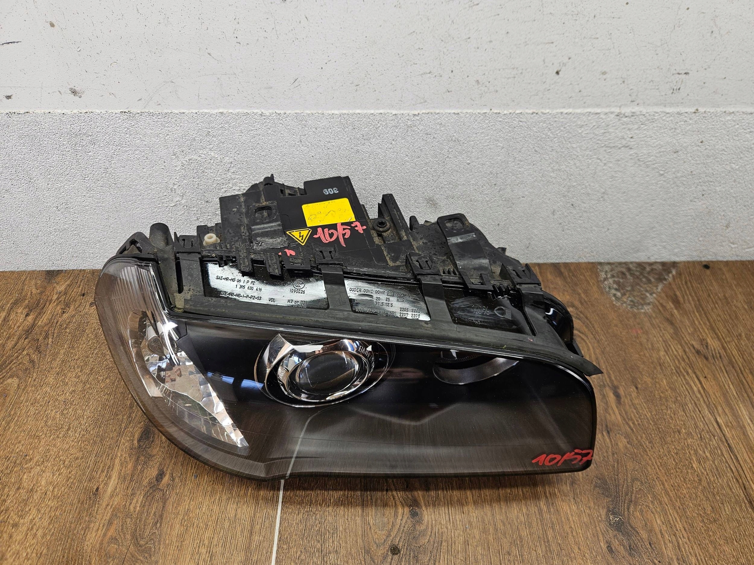 BMW X3 E83 XENON NATAČACI DYNAMIC PRAVÉ PREDNÉ SVETLO