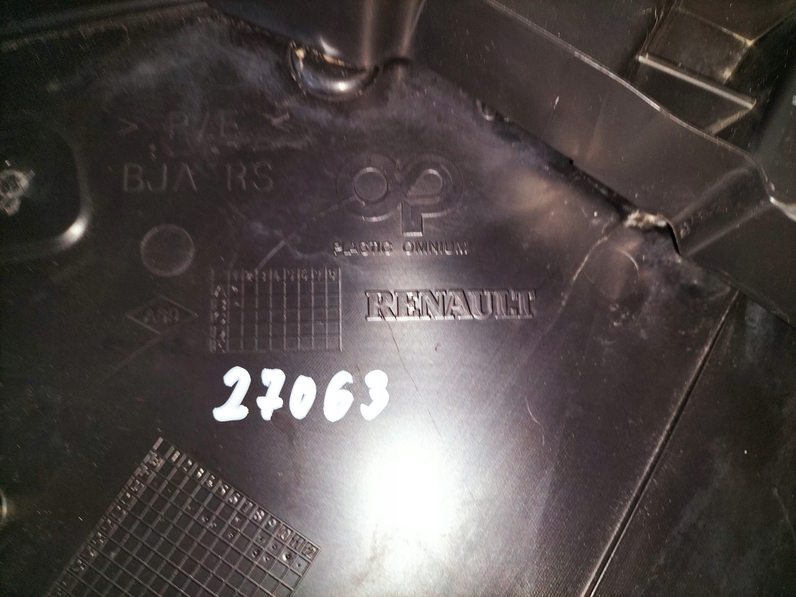 KRYT POD NÁRAZNÍK RENAULT CLIO 5 V 19- RS