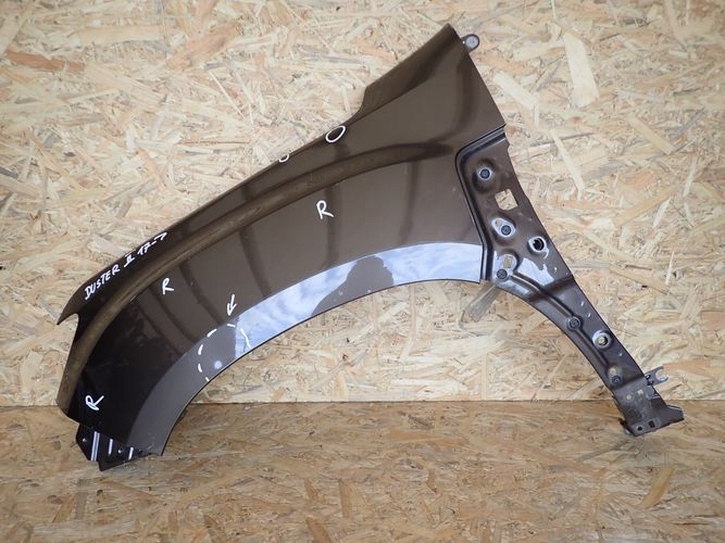 DACIA DUSTER II 17- ĽAVÝ PREDNÝ BLATNÍK