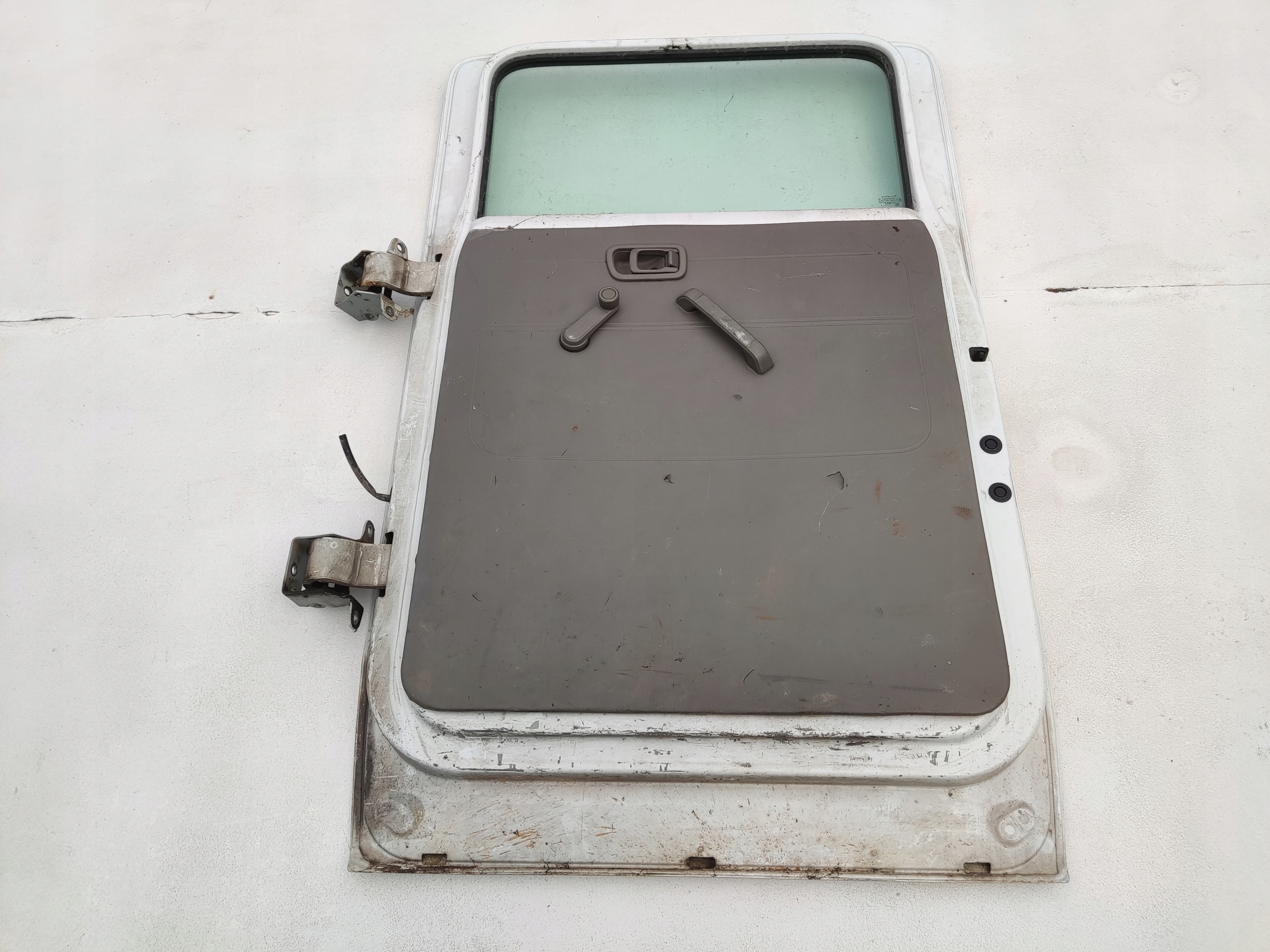 PRAVE ZADNE DVERE DOKA DVOJ KABÍNA RENAULT MAXITY NISSAN CABSTAR