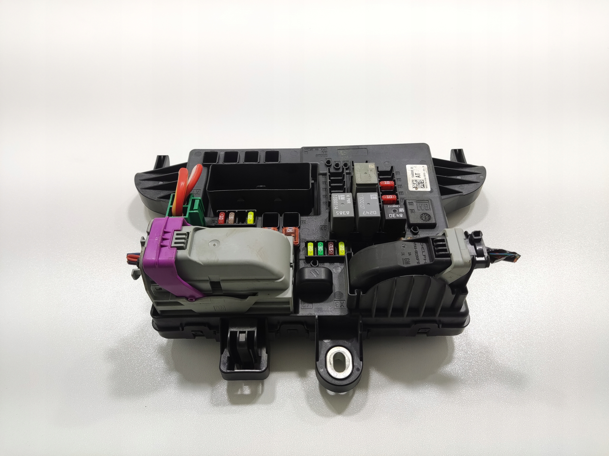 POISTKOVA SKRINKA OPEL INSIGNIA I A 2013-2017 LIFT 13485565