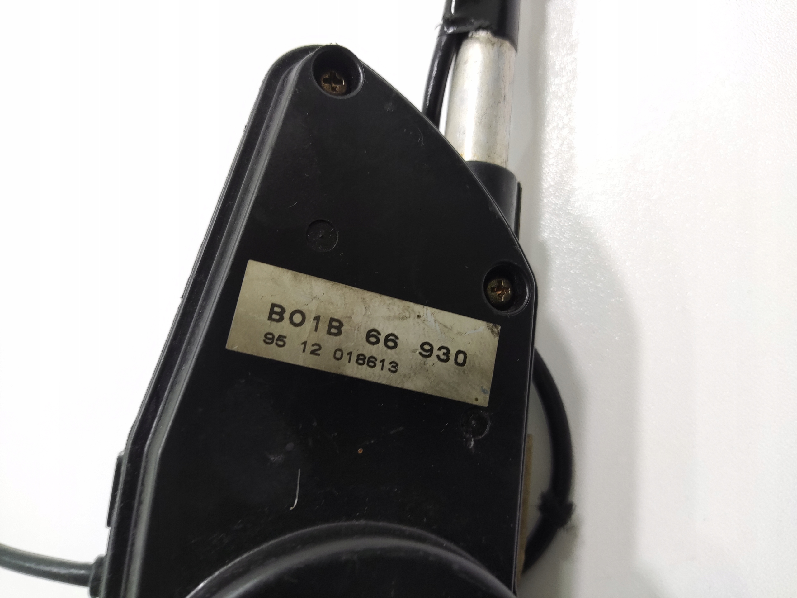 ANTENA RADIA ELEKTRICKE B01B66930 MAZDA 323F BA 1994-1998