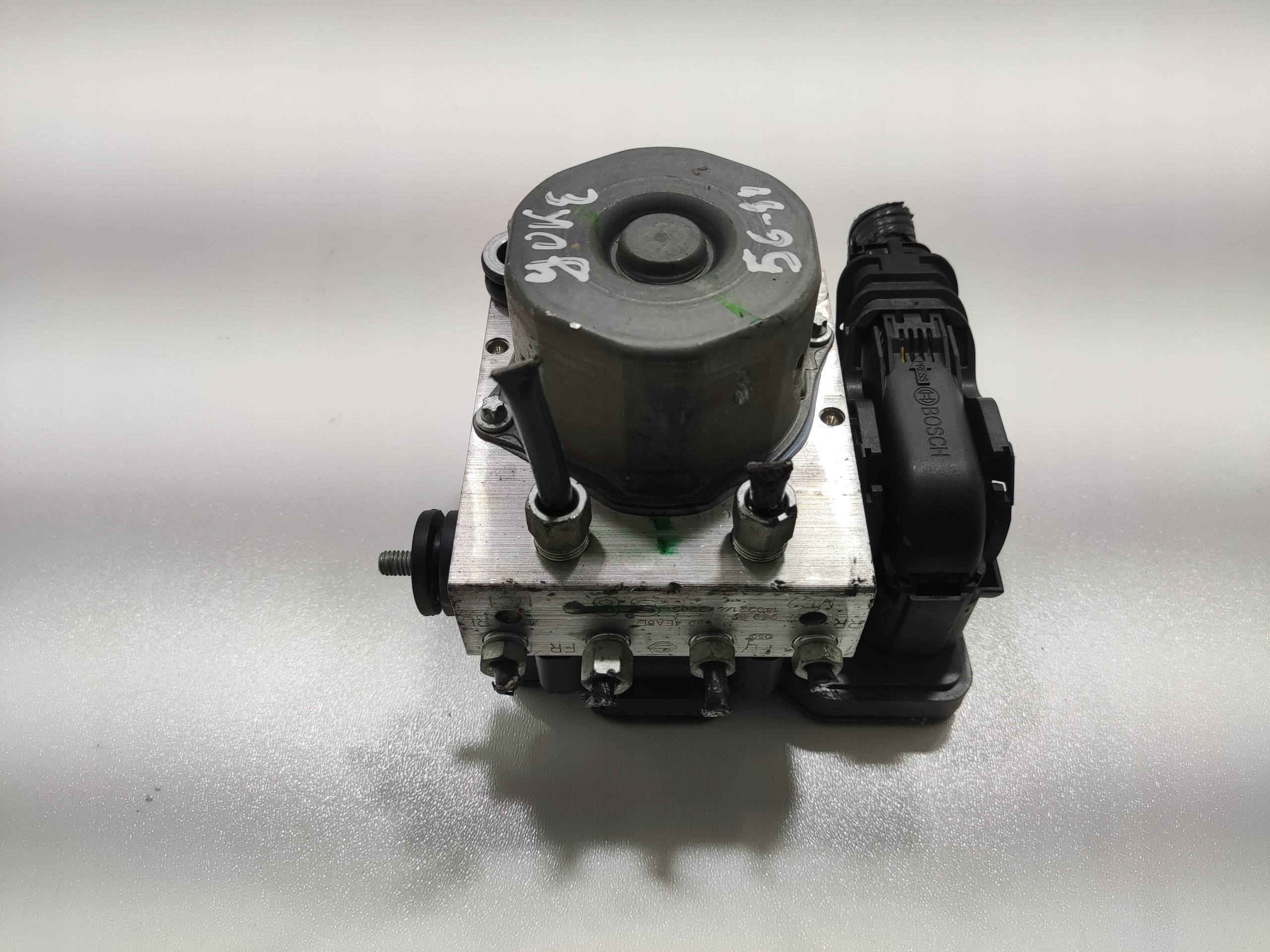 RIADIACA JEDNOTKA KOCKA ABS NISSAN JUKE I F15 2014-2019 LIFT 47660-4EA0E