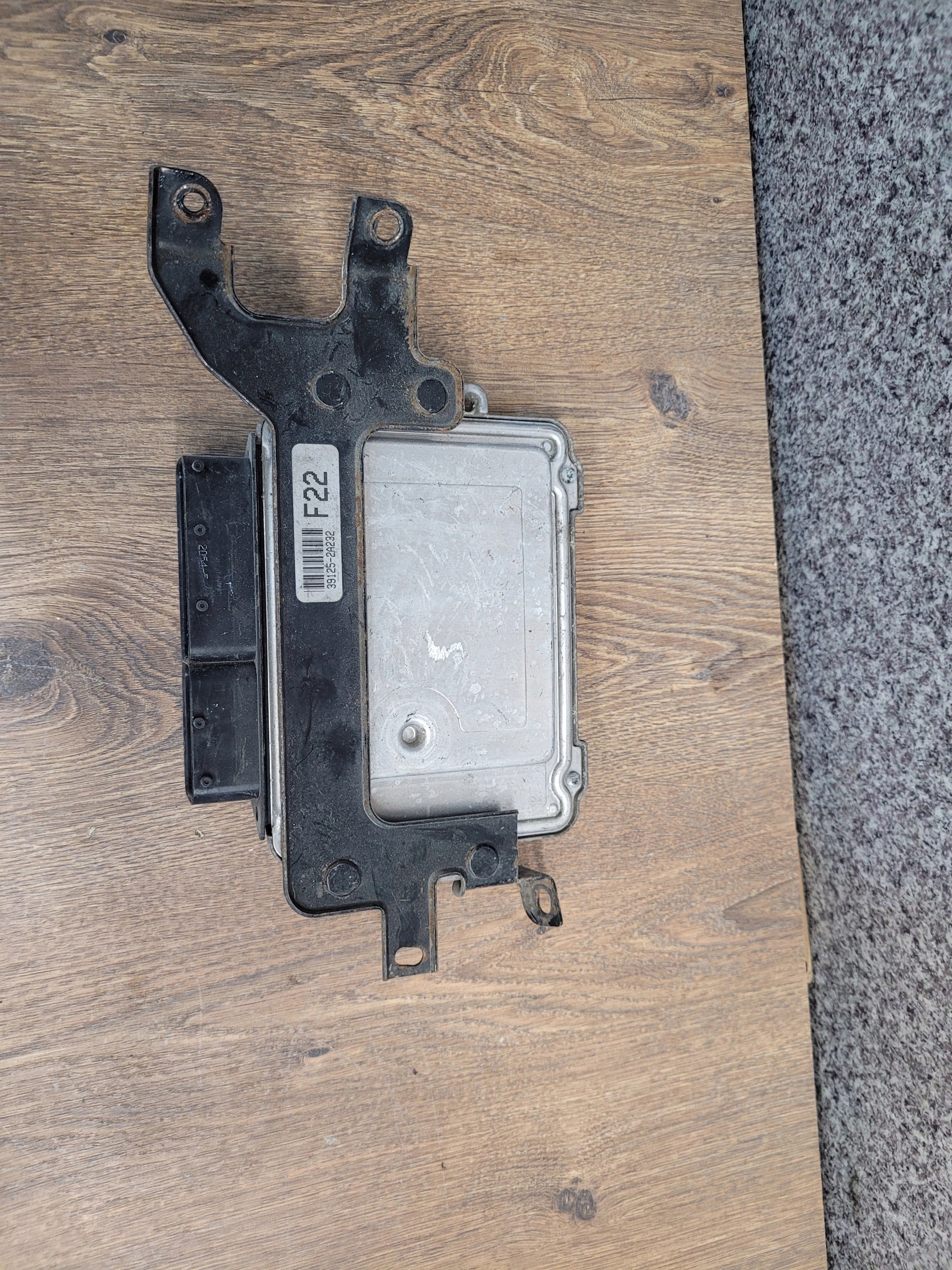 HYUNDAI I40 RIADIACA JEDNOTKA MOTORA 1.7CRDI 0281030596 39120-2A232 F22