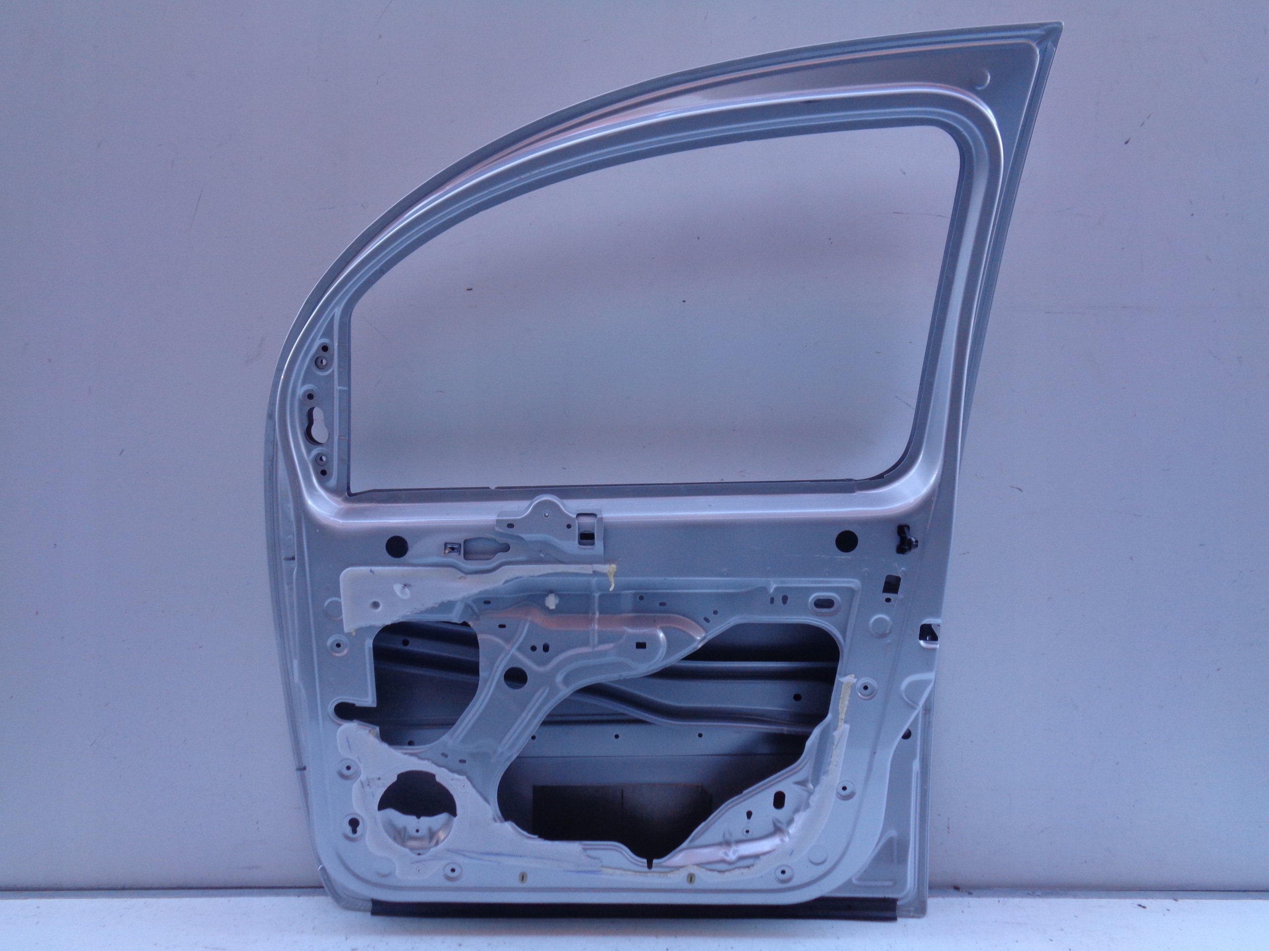 PRAVE PREDNE DVERE RENAULT KANGOO 08- NR 39104