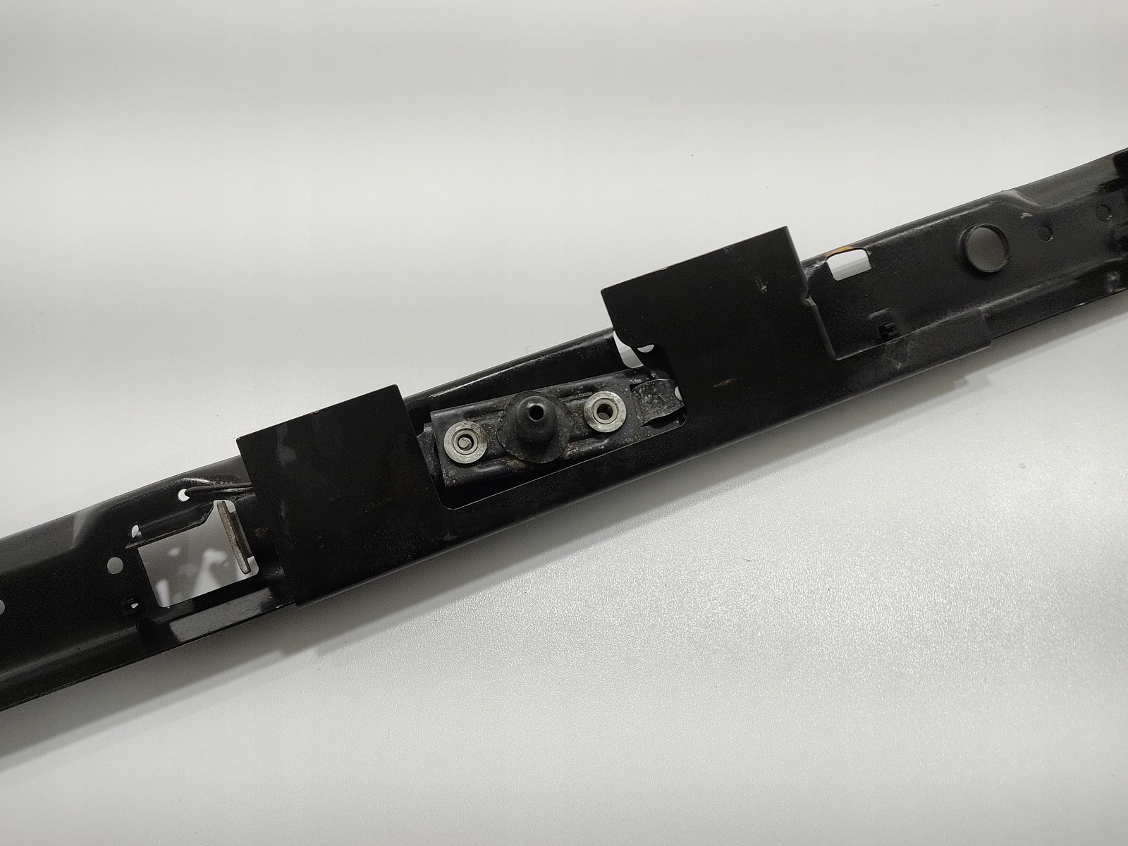 PREDNÉ ČELO VÝSTUHA LAND ROVER DEFENDER 2007-2014