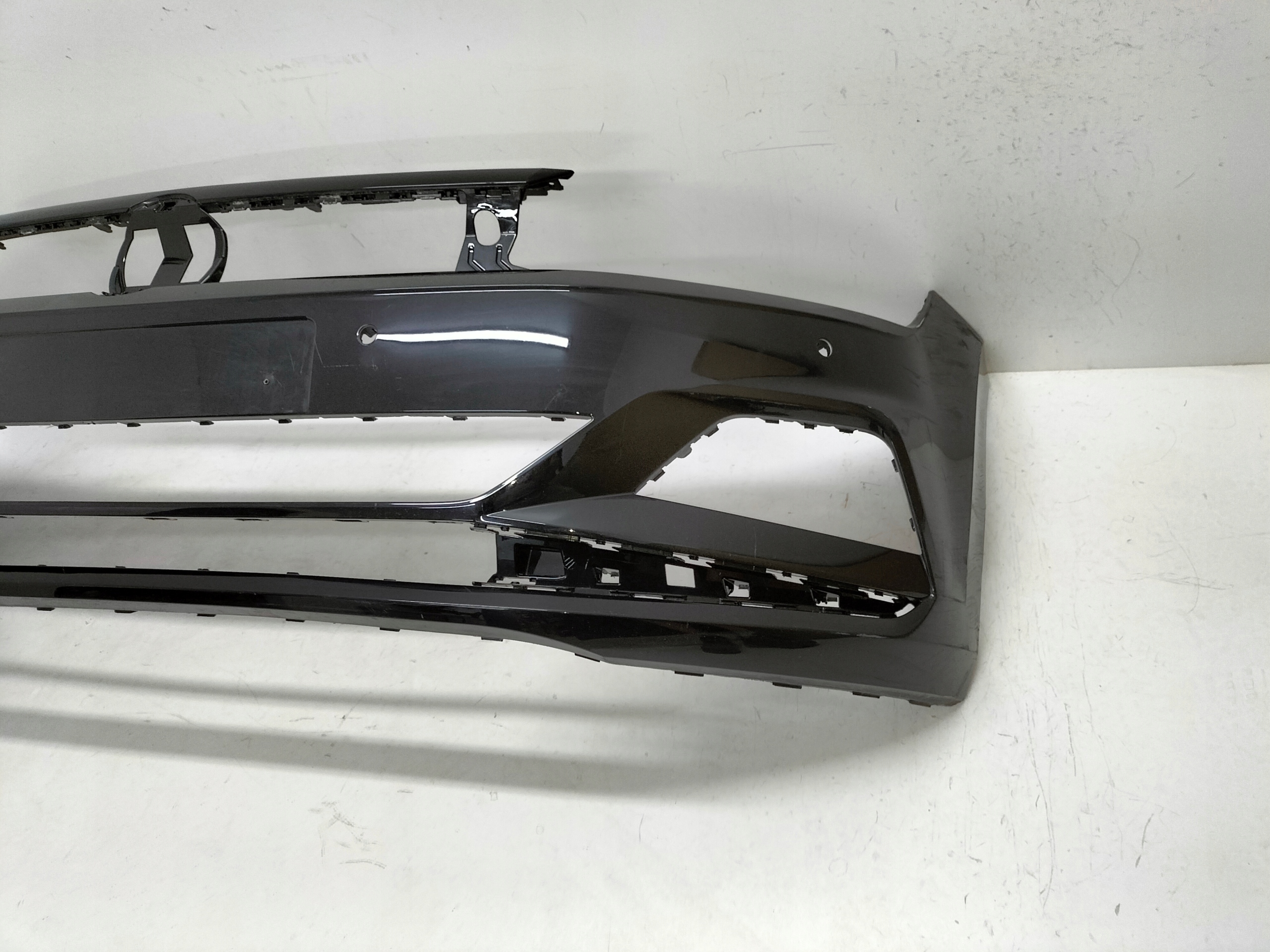 PREDNÝ NÁRAZNÍK VW POLO VI 2G0 17-