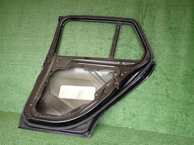 MERCEDES W205 205 C-KLASA PRAVE ZADNE DVERE