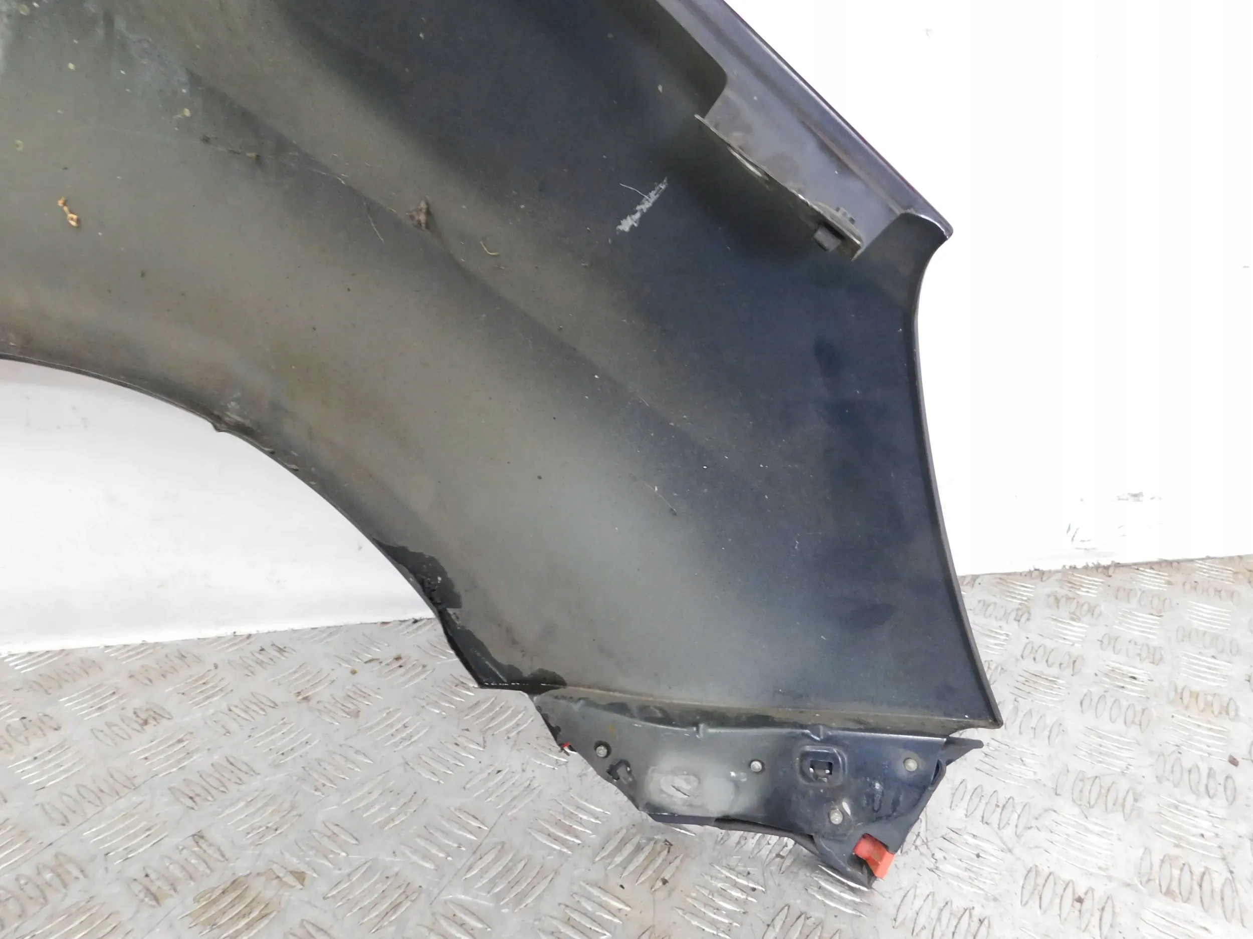 BLATNIK PREDNÝ LAVY OPEL CORSA D