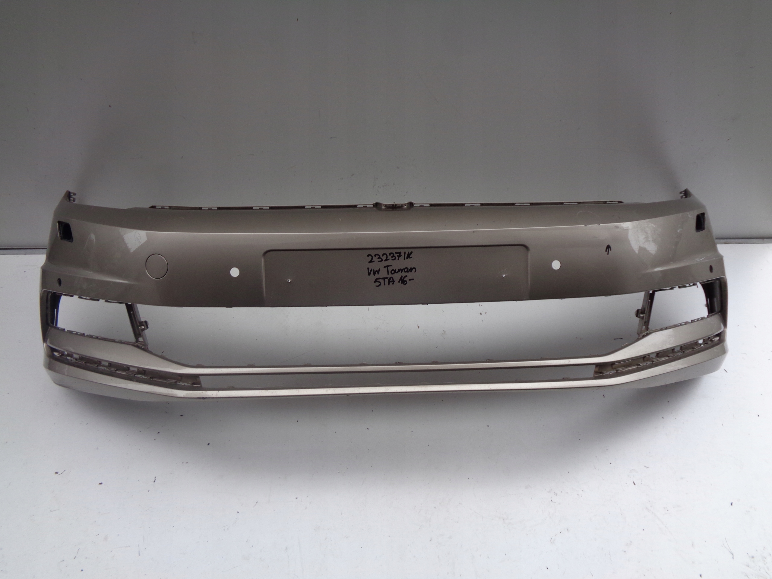 PREDNÝ NÁRAZNÍK VW TOURAN 5T 5TA 16- NR 23237