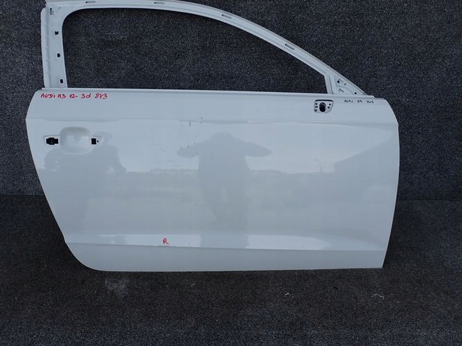 AUDI A3 8V 3d 12- PRAVE PREDNE DVERE