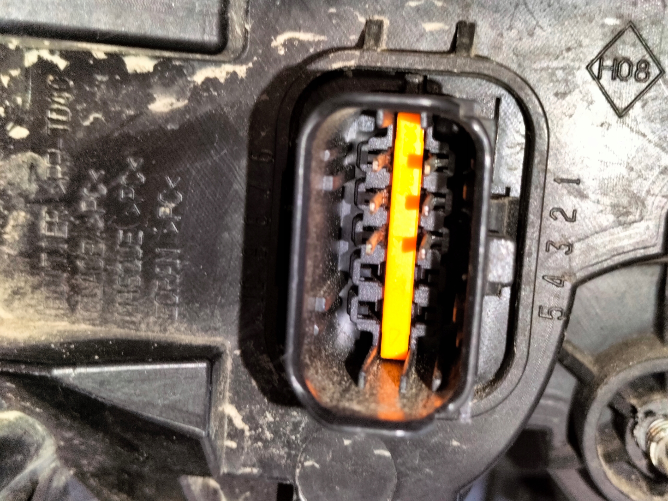 LAVE PREDNE SVETLO RENAULT TRAFIC III 14-
