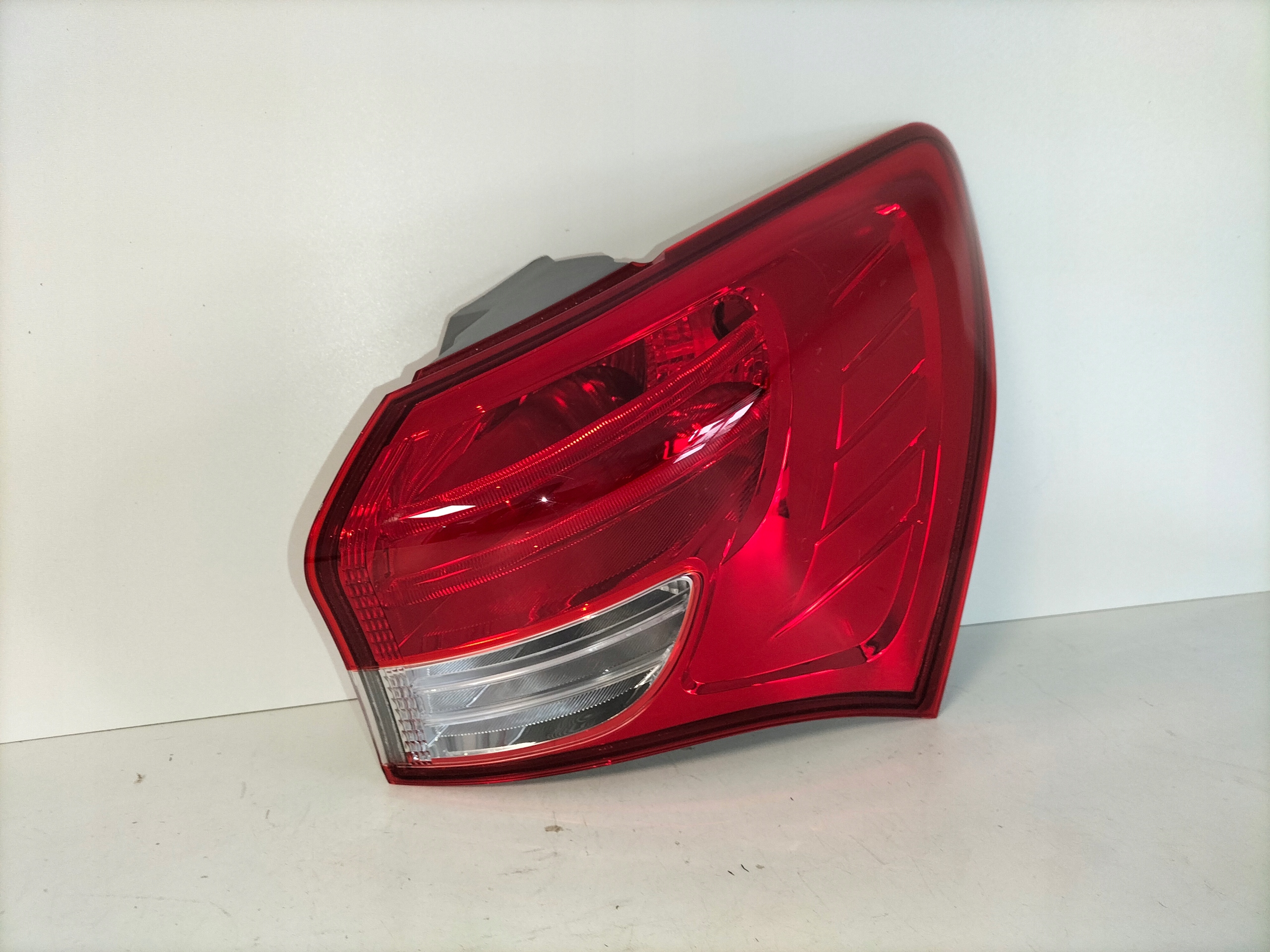 PRAVE ZADNE SVETLO HYUNDAI IX20 10-15