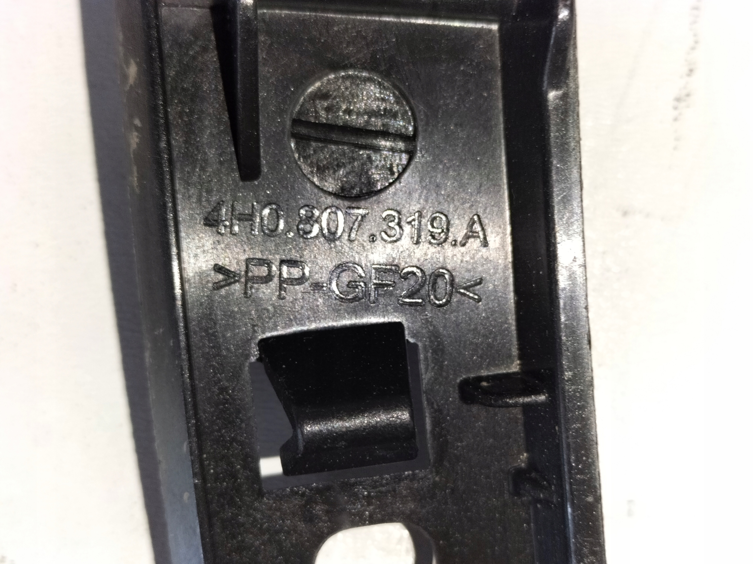 LAVA LISTA ZADNEHO NARAZNIKA AUDI A8 D4 LIFT 13-