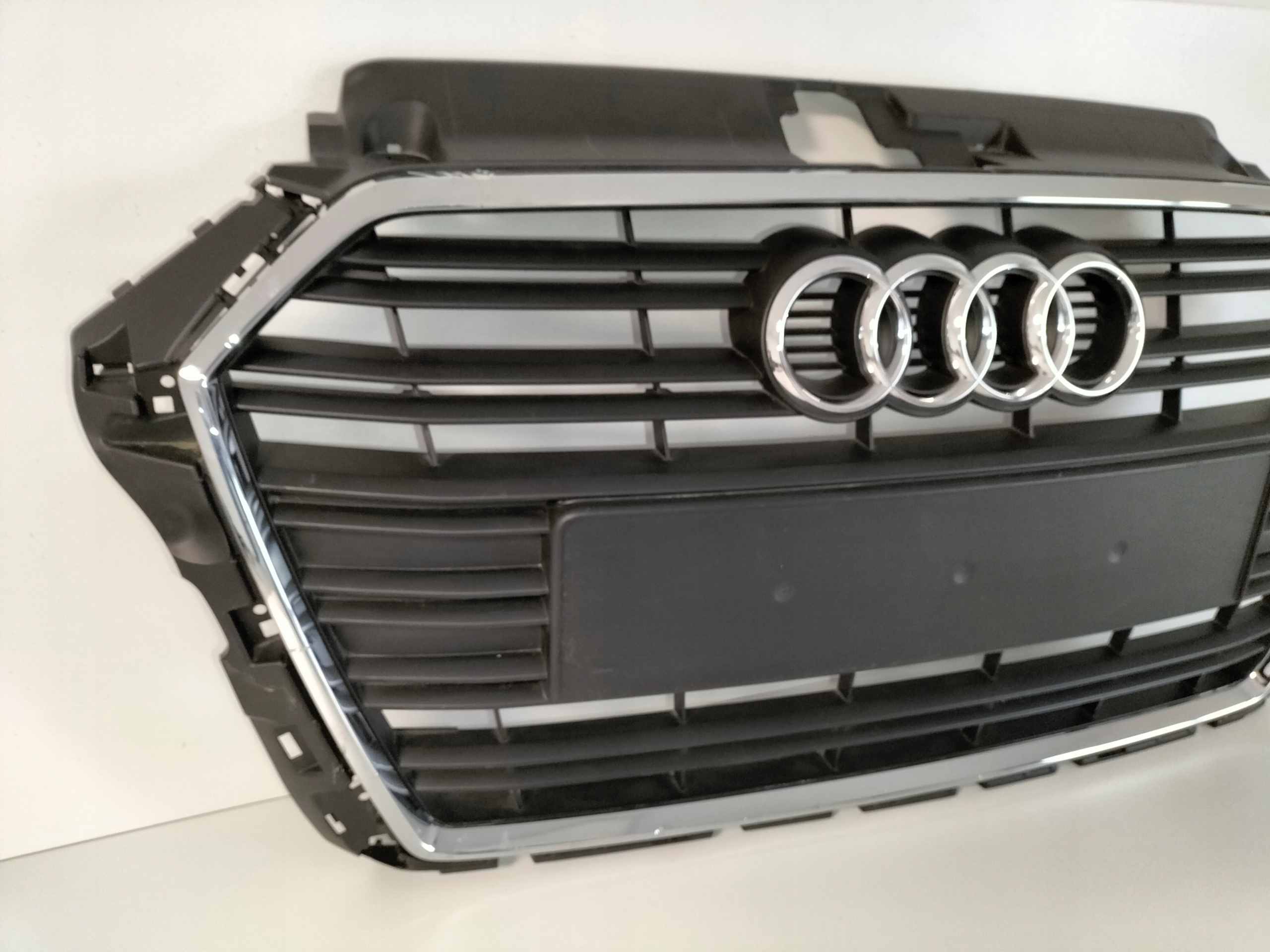 MRIEZKA LISTA AUDI A3 8V LIFT 16- HB