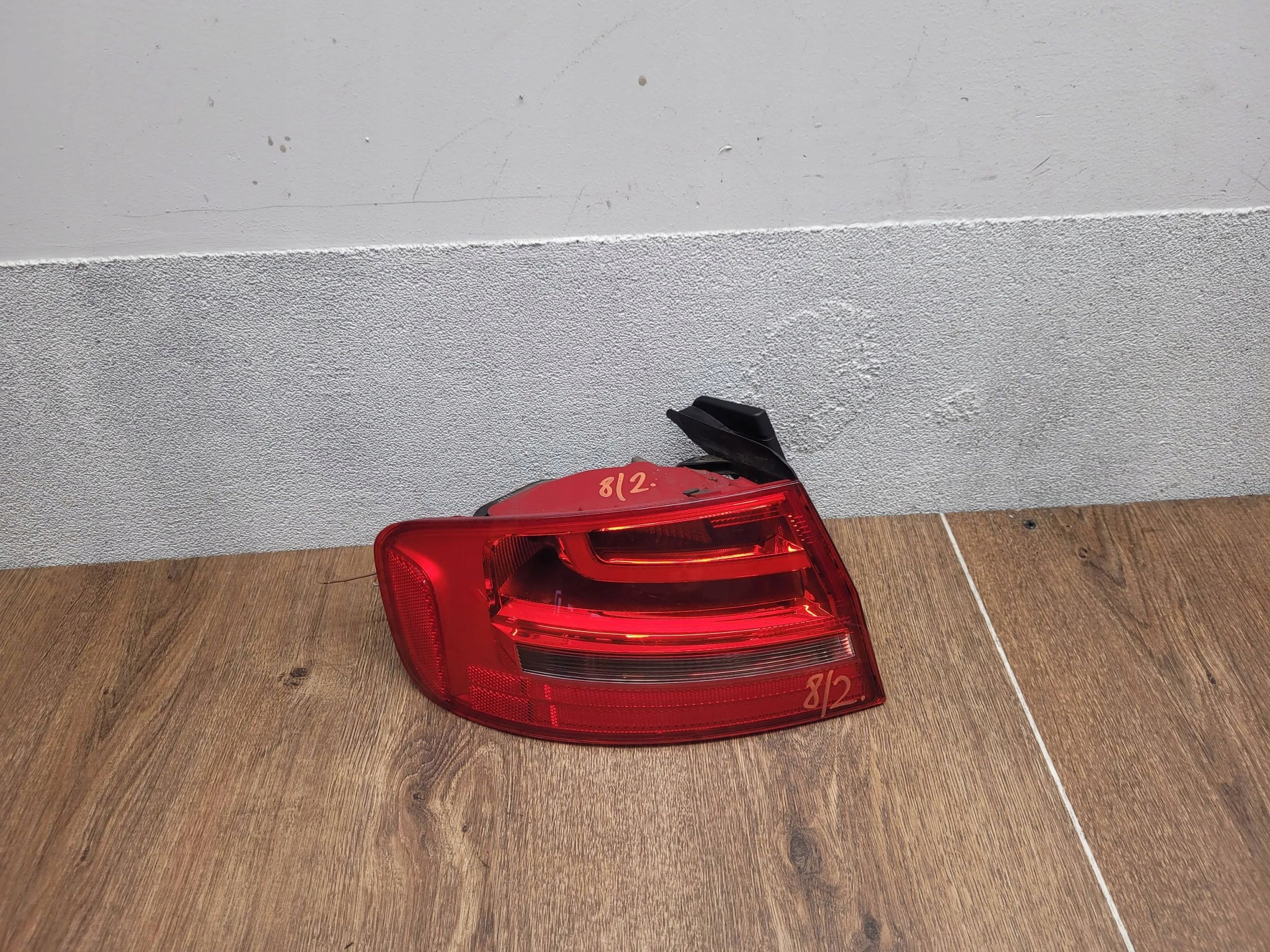 Audi A4 B8 8K lift SEDAN 8K5945095AA ĽAVÉ ZADNÉ SVETLO